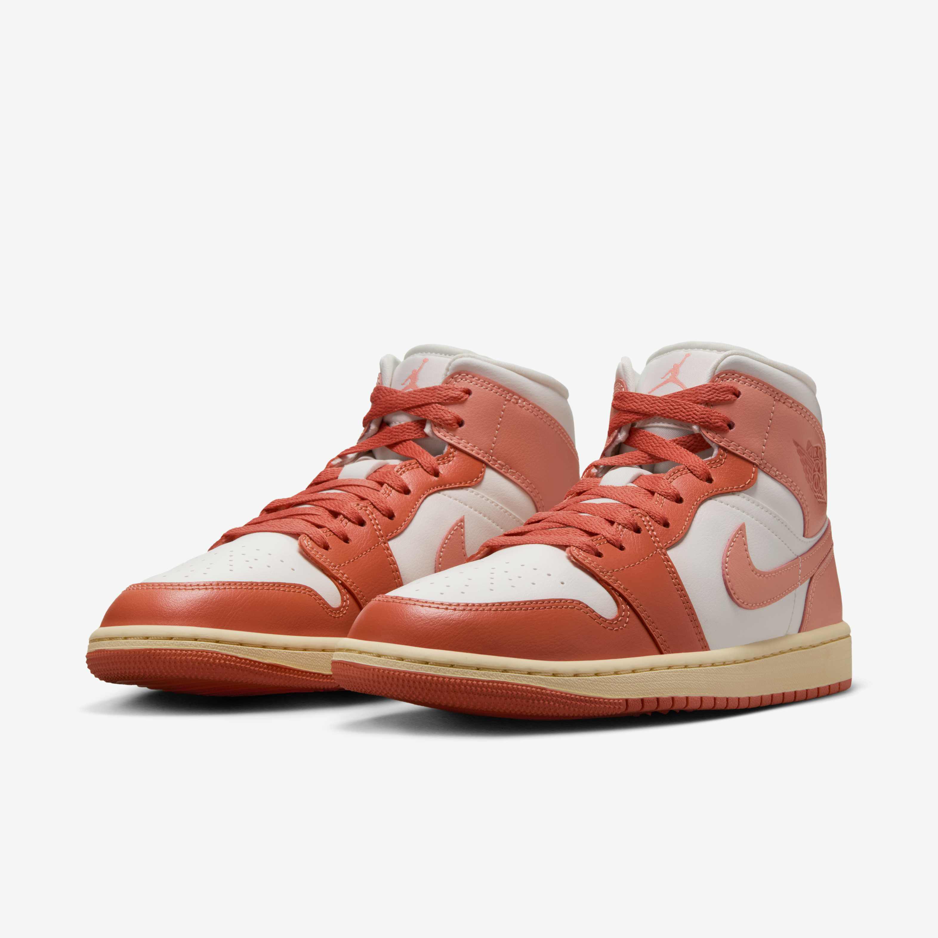 Air Jordan 1 Mid image number 4