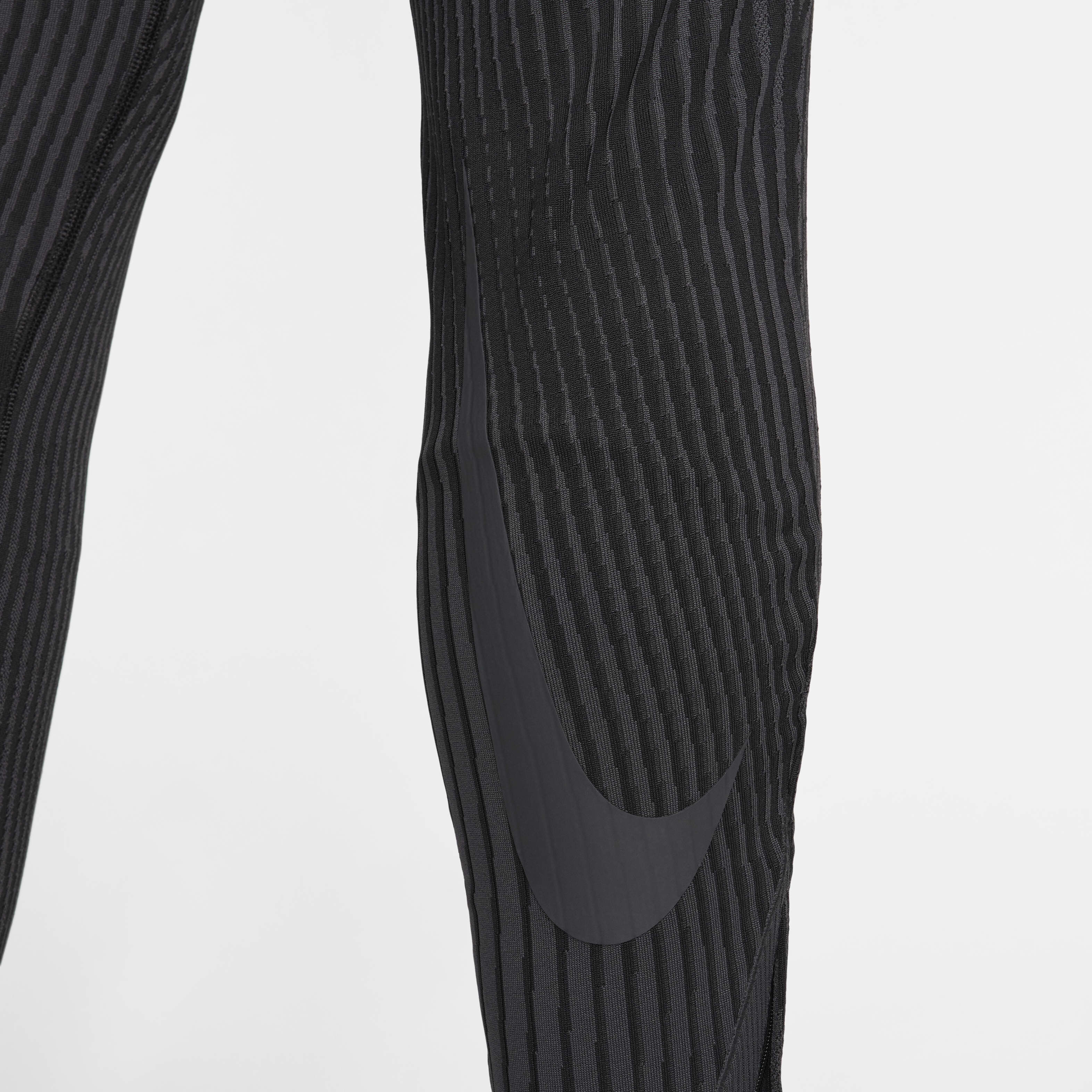 Strike nike top