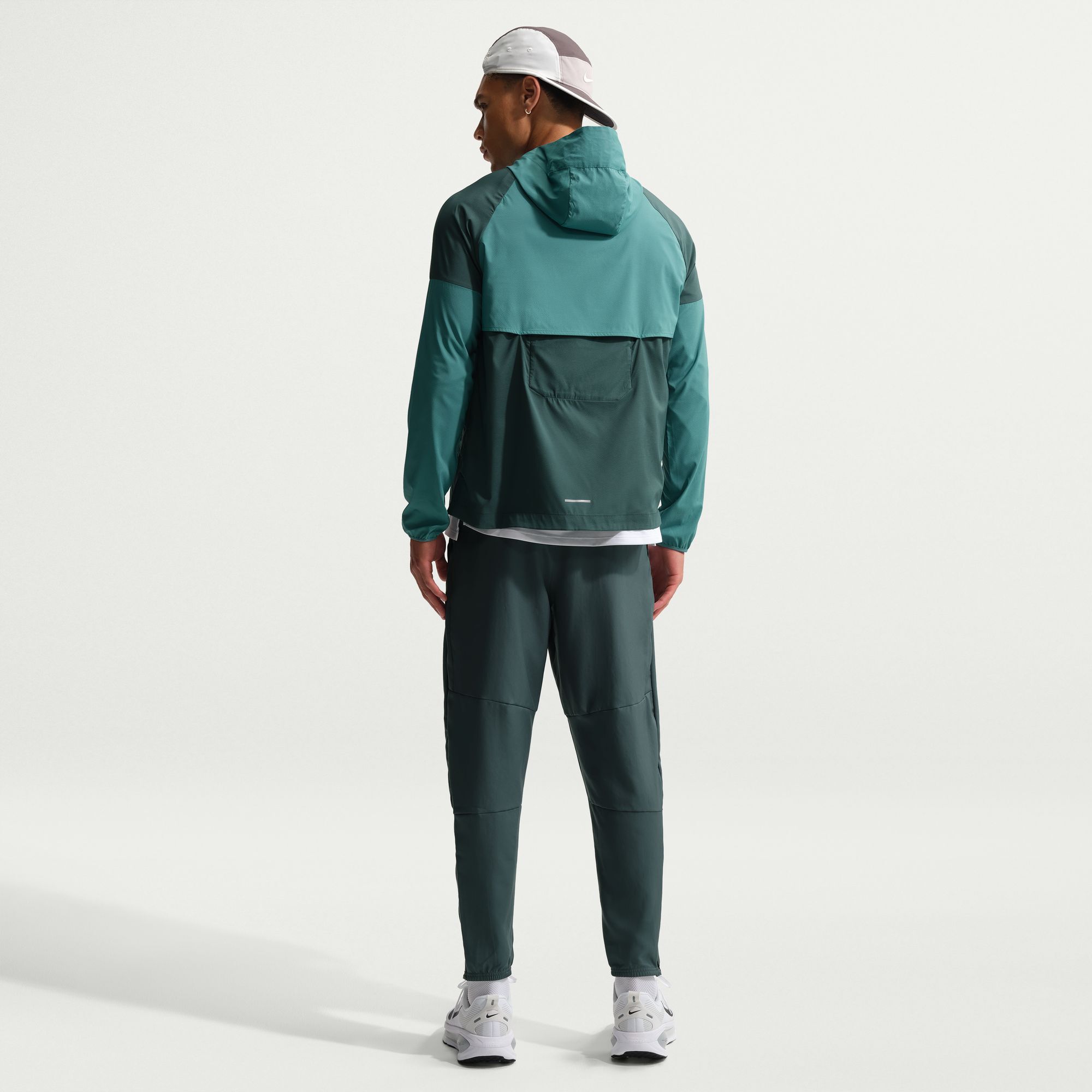 Nike Impossibly Light Windrunner image number 1