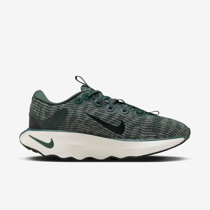 Nike Motiva image number 2 Nike Motiva image number 2