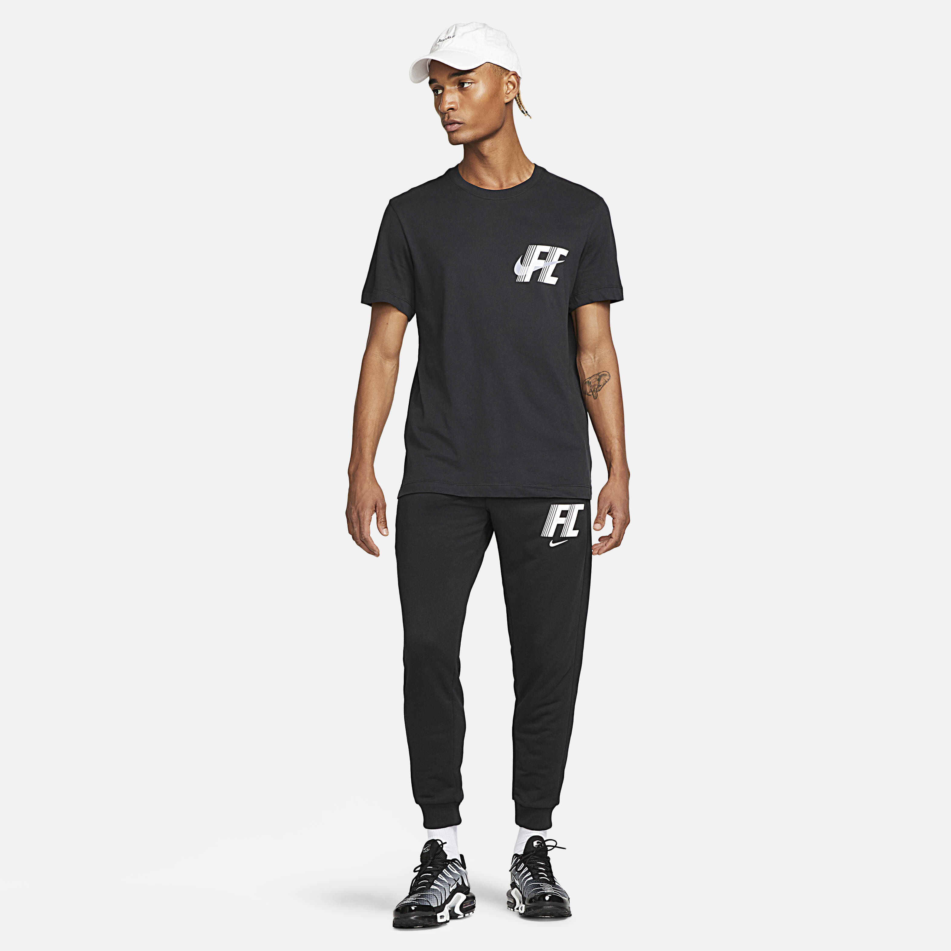 Nike F.C. image number 3