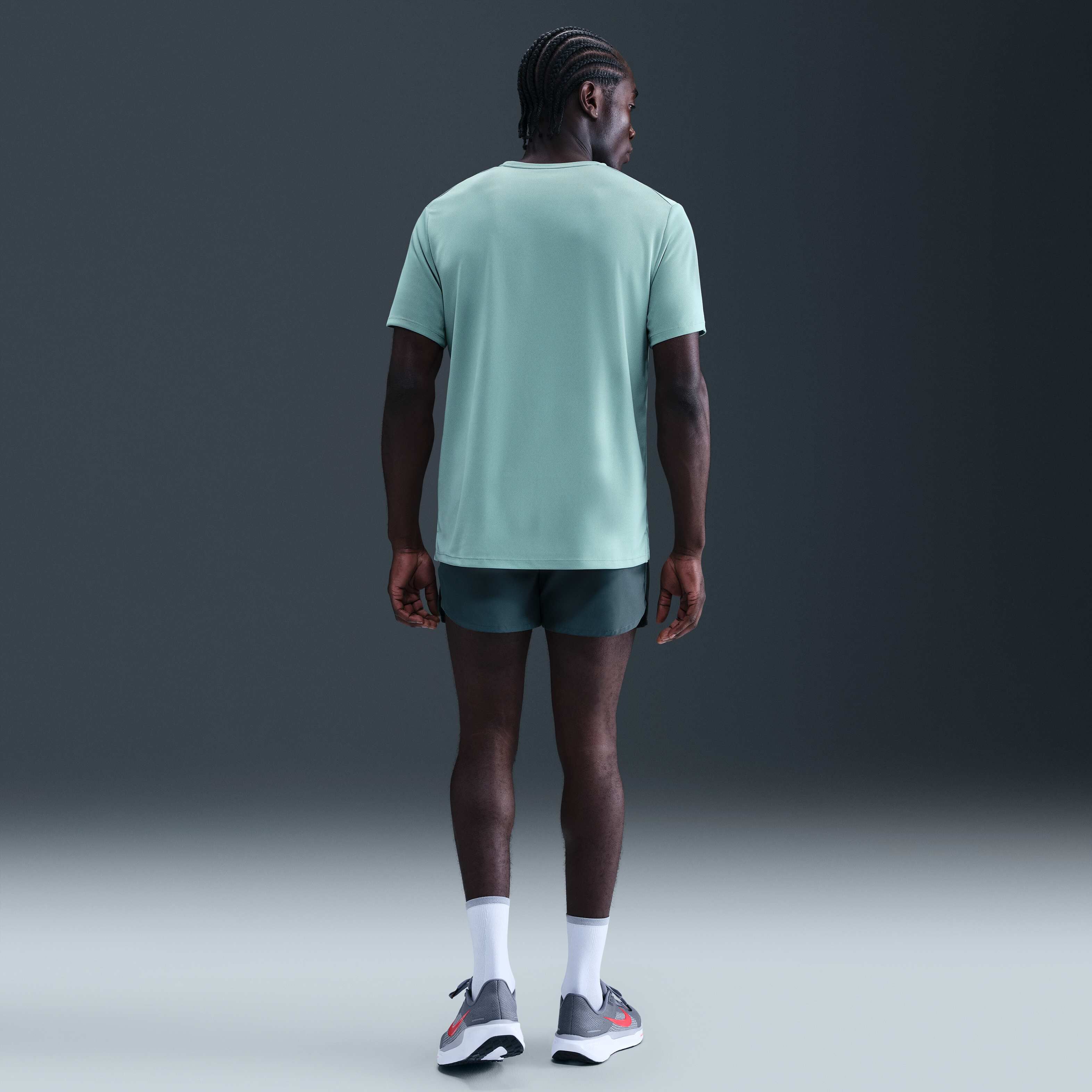 نايكي ميلر image number 4