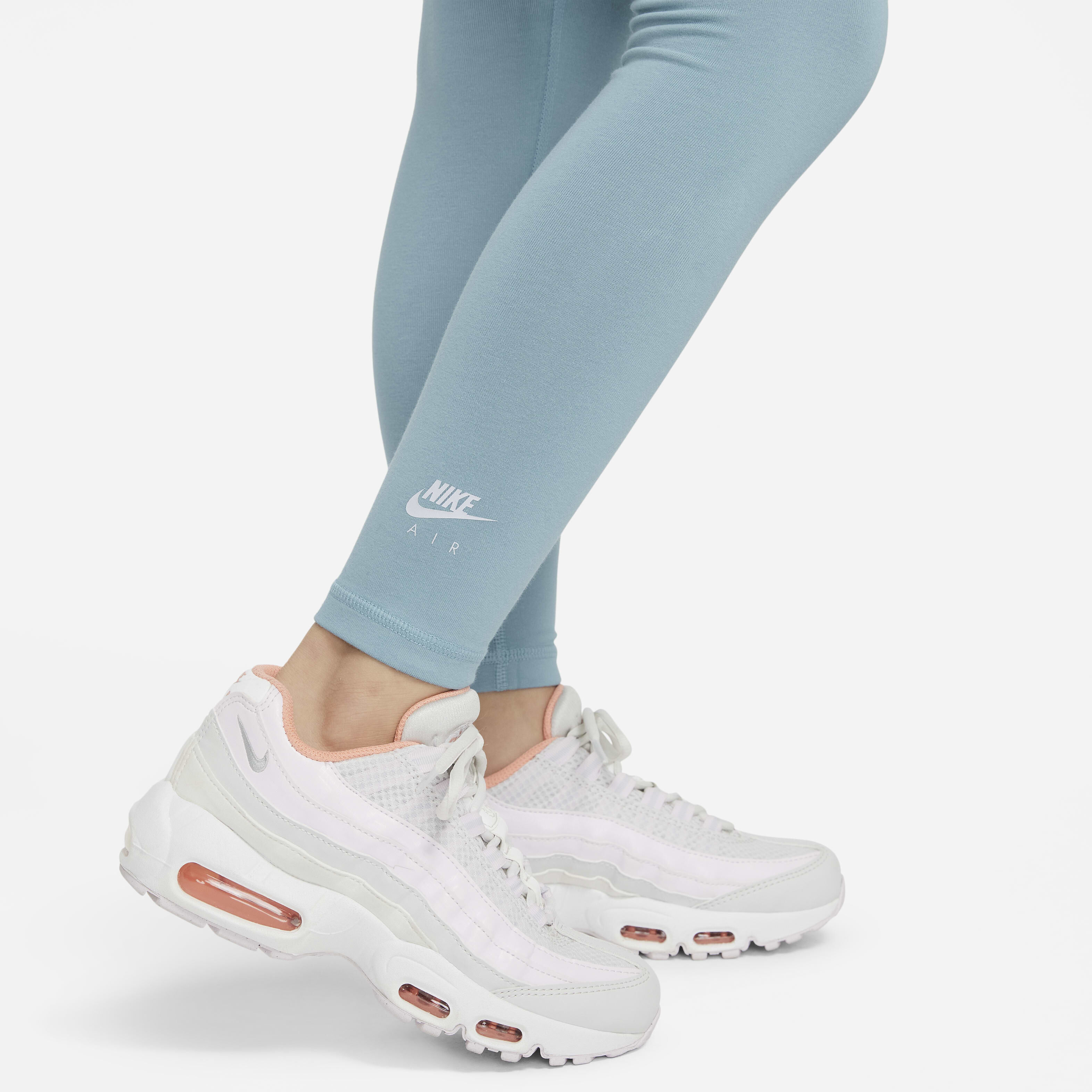 نايكي اير ايسنشال image number 3