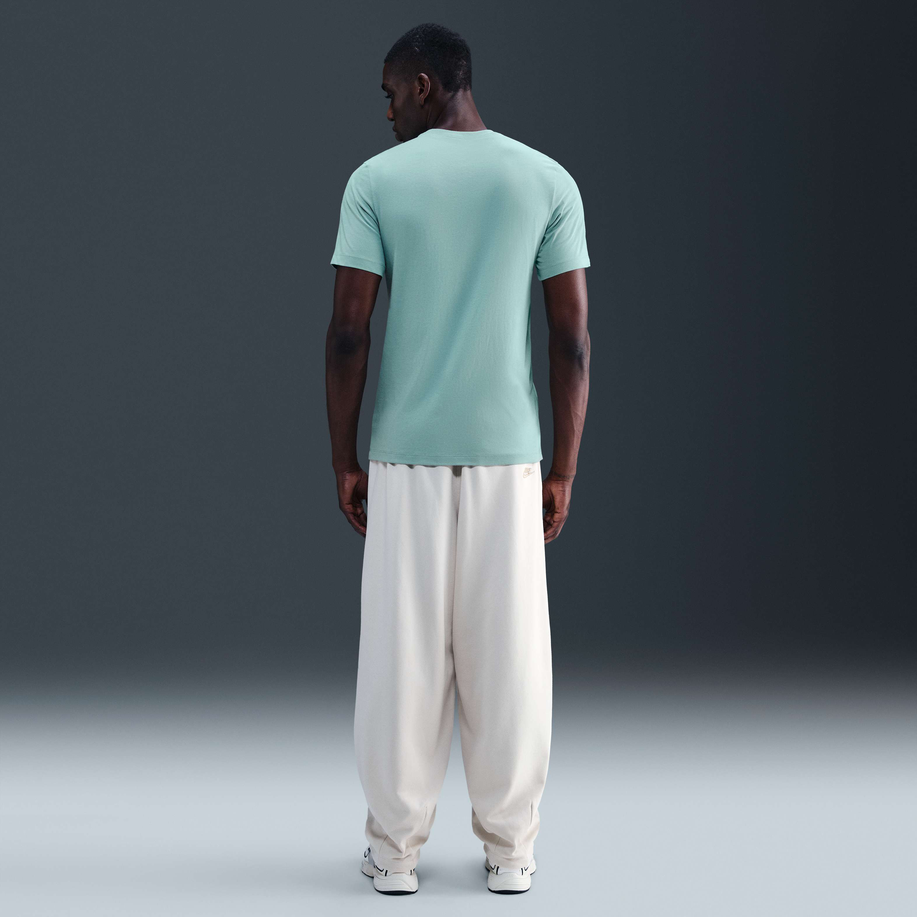 Nike Sportswear Club image number 4