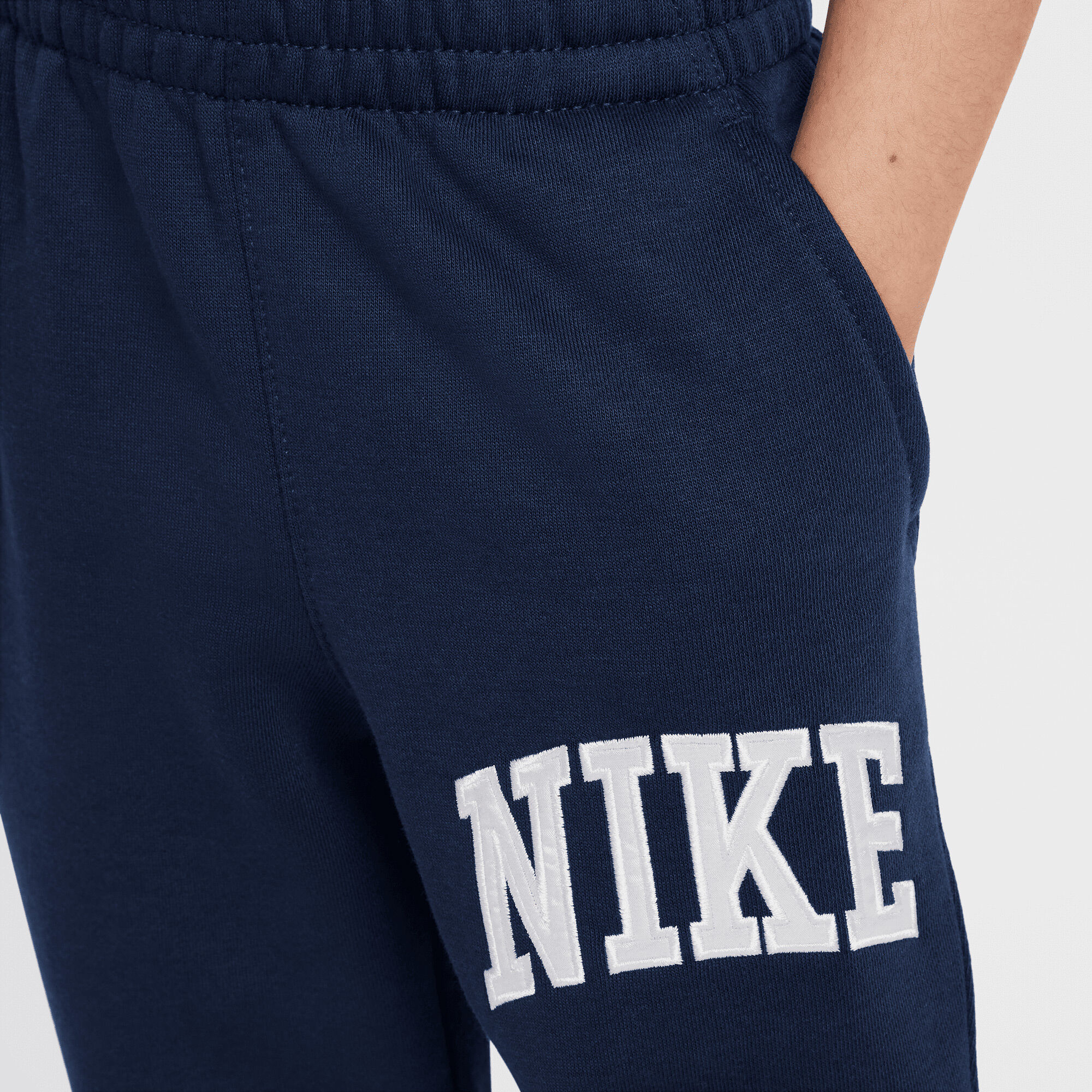 Nike Sportswear Club image number 2