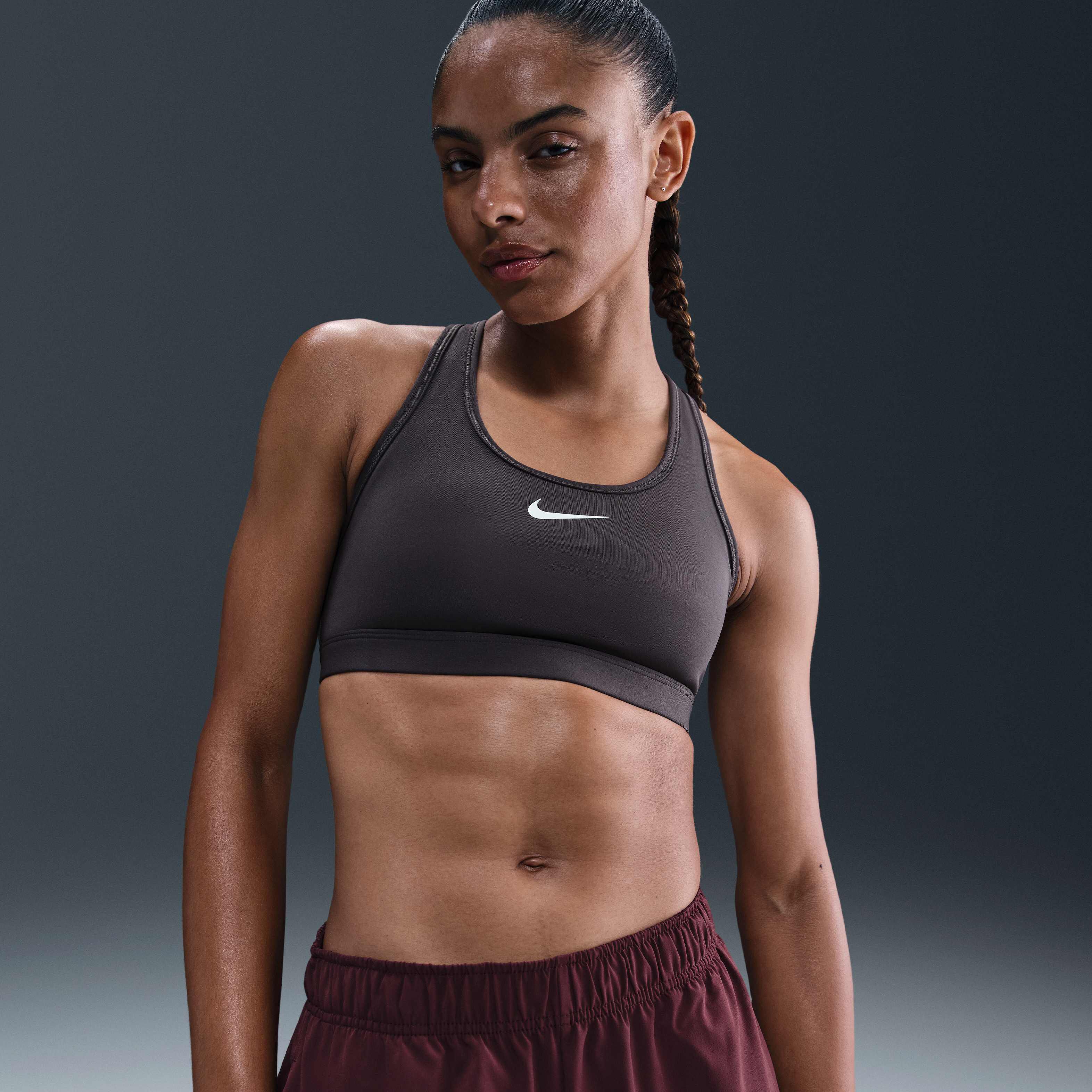Nike Swoosh Medium-Support image number 0