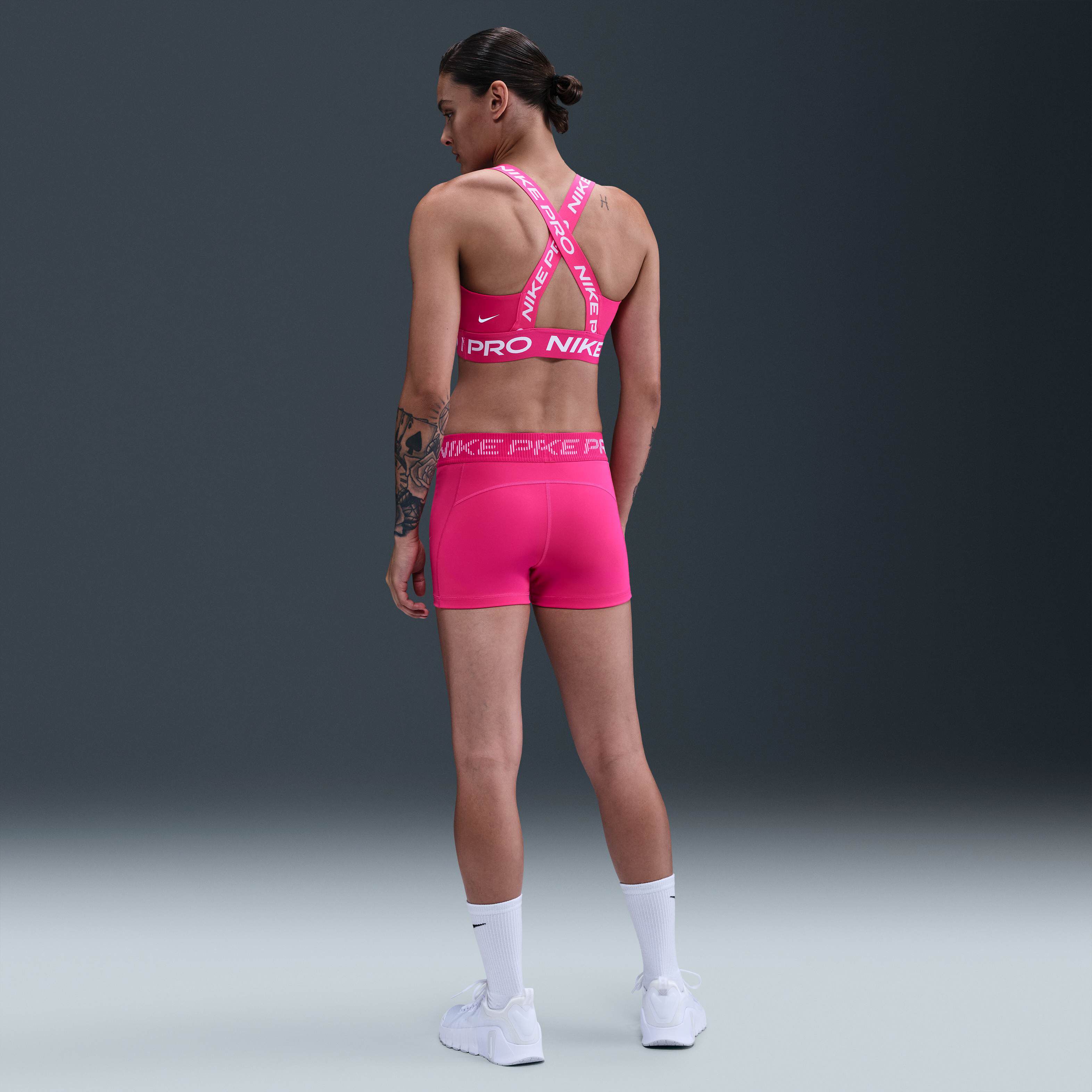 Nike Pro image number 4