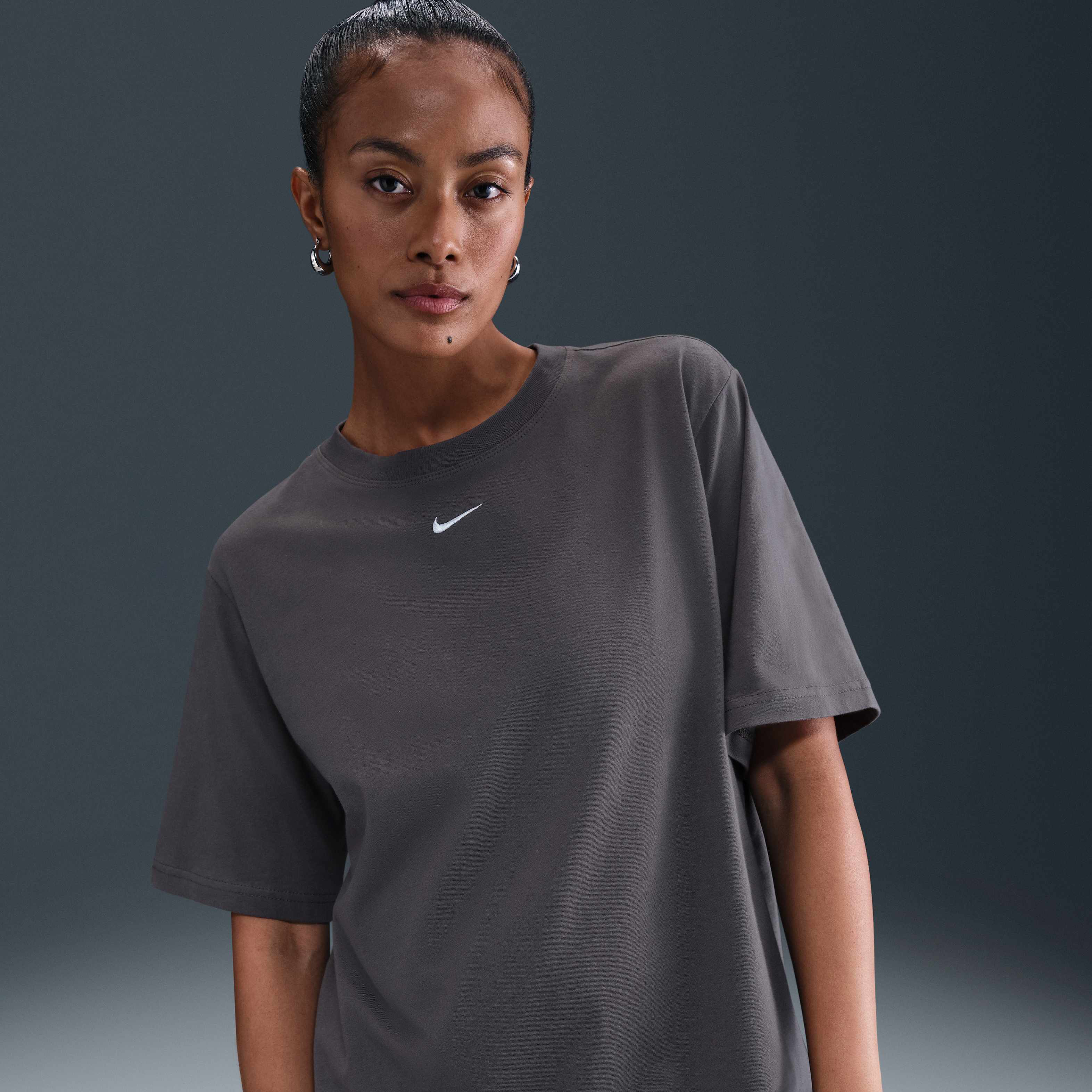 Nike Sportswear Essential image number 0