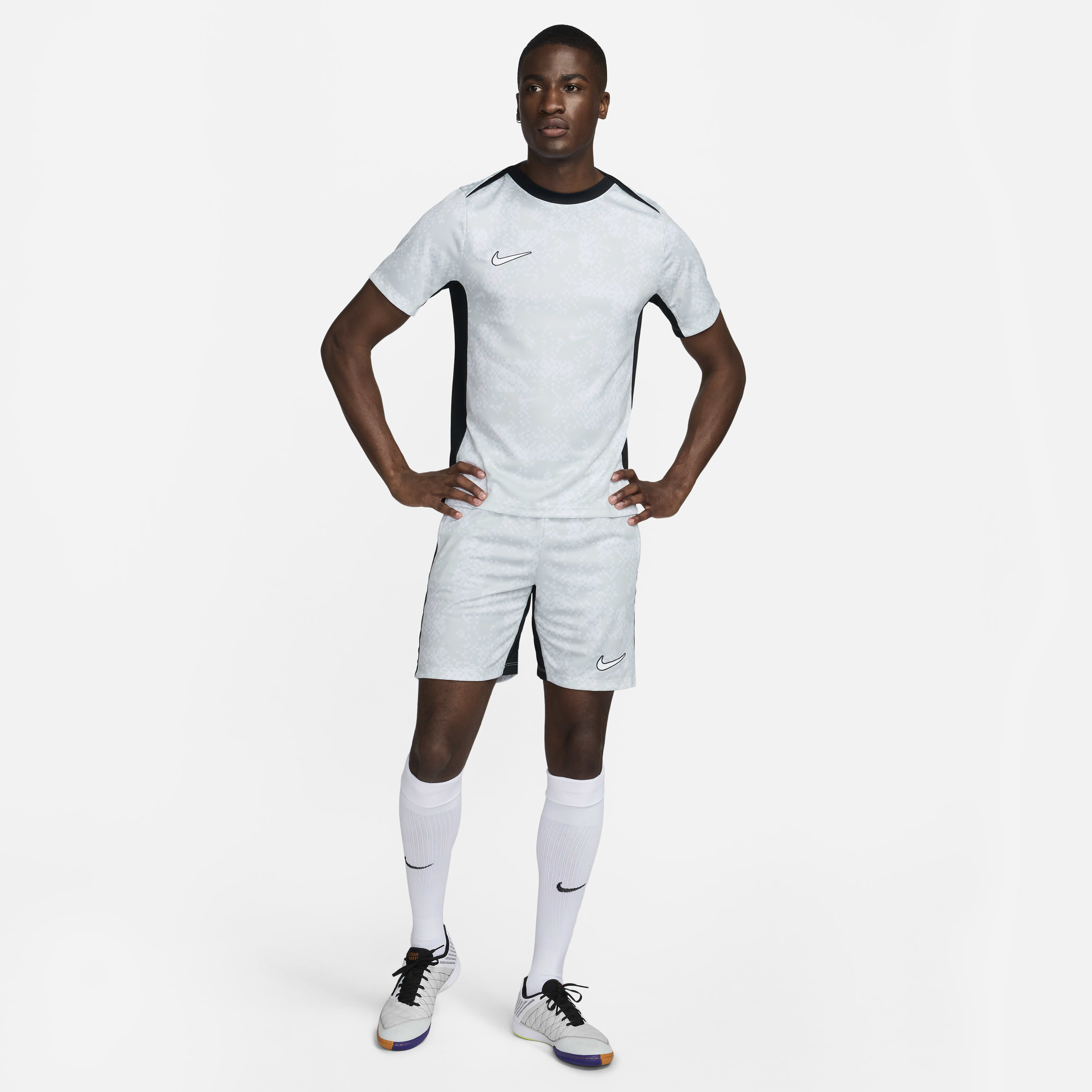 Nike Academy Pro image number 6