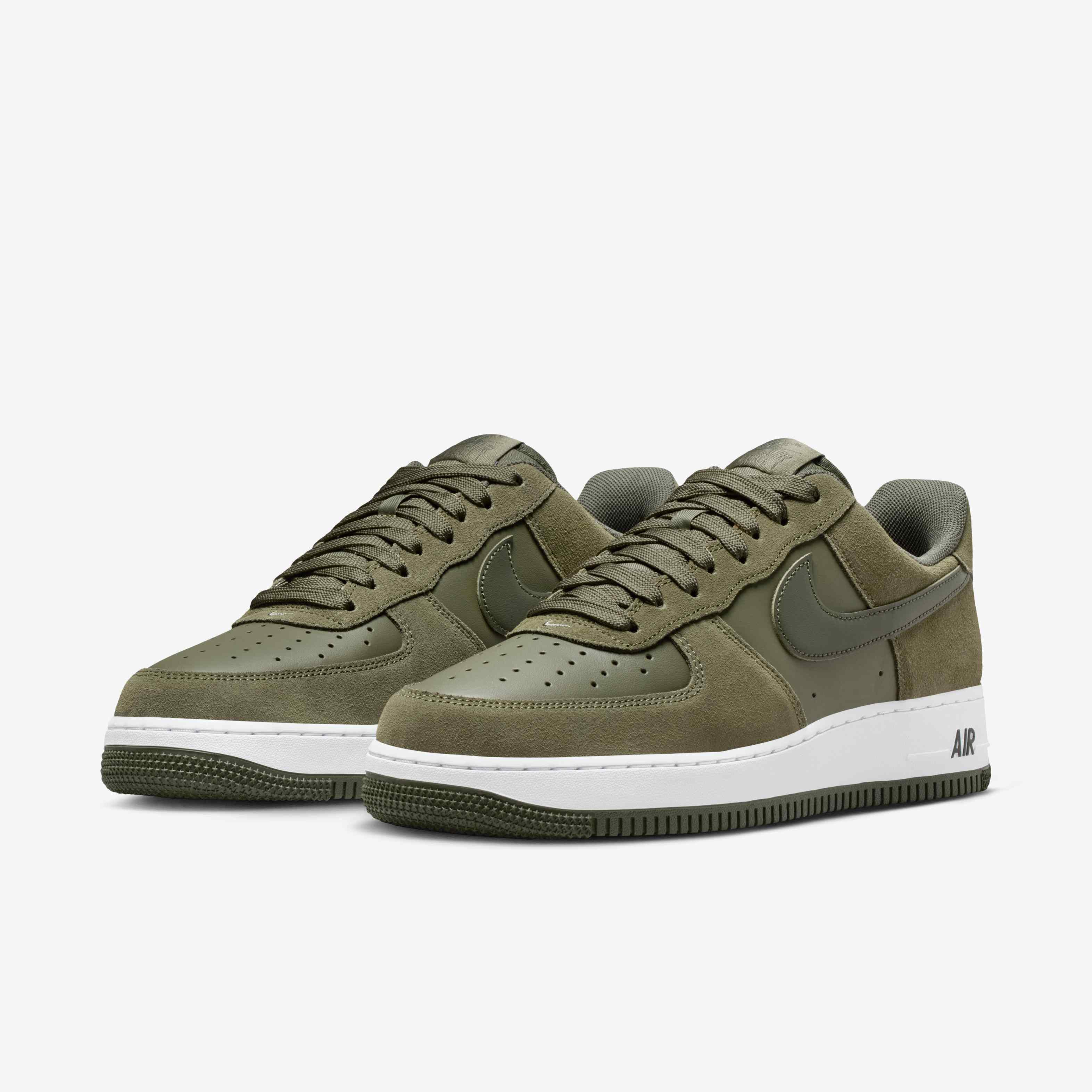 Nike Air Force 1 '07 LV8 image number 4