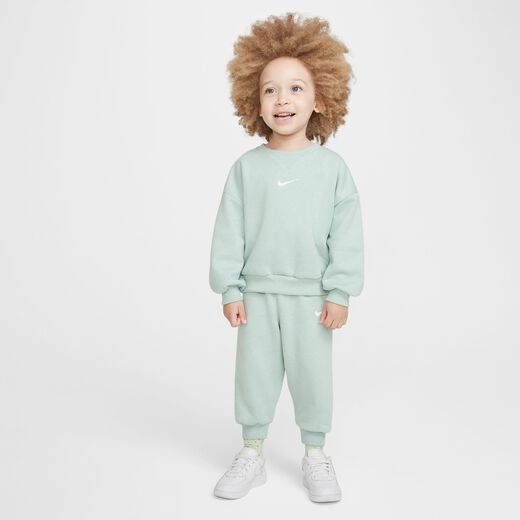 Nike kids dubai hot sale