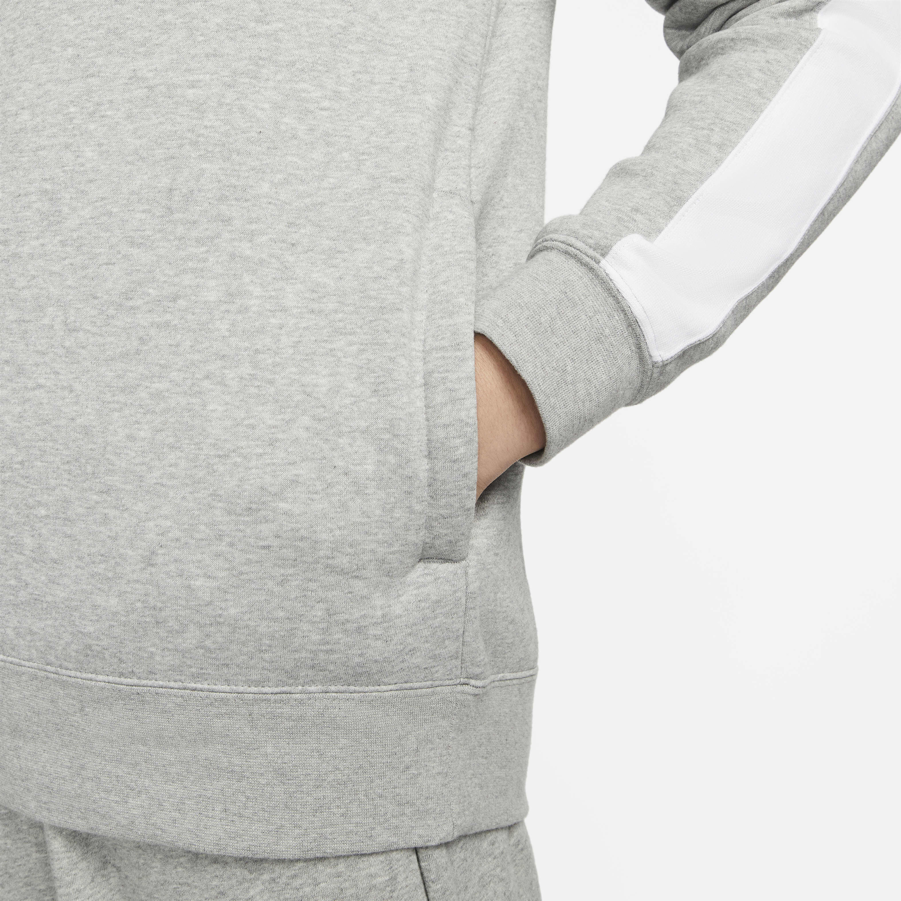 نايكي سبورتسوير كلوب فليس image number 3