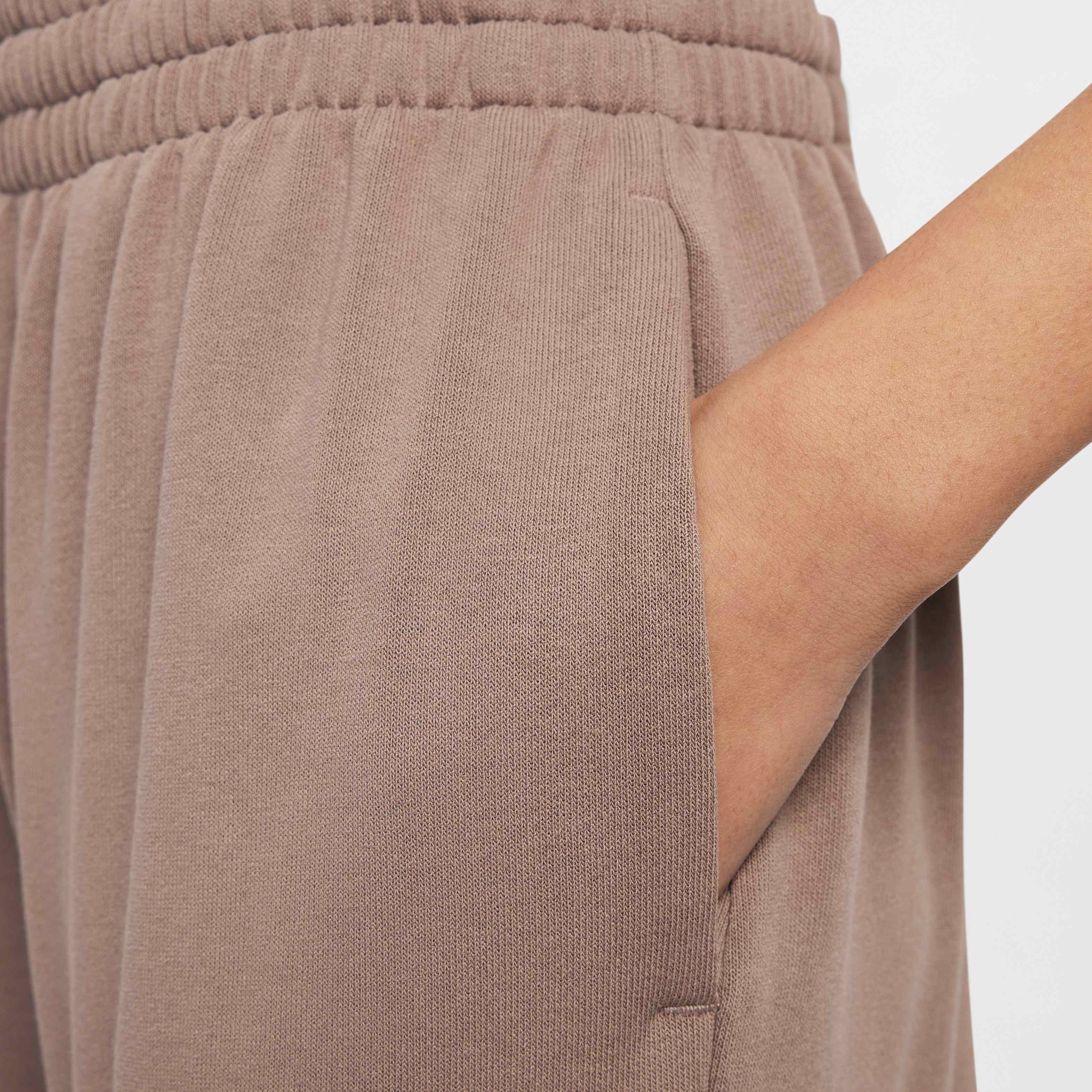 نايكي سبورتسوير image number 3