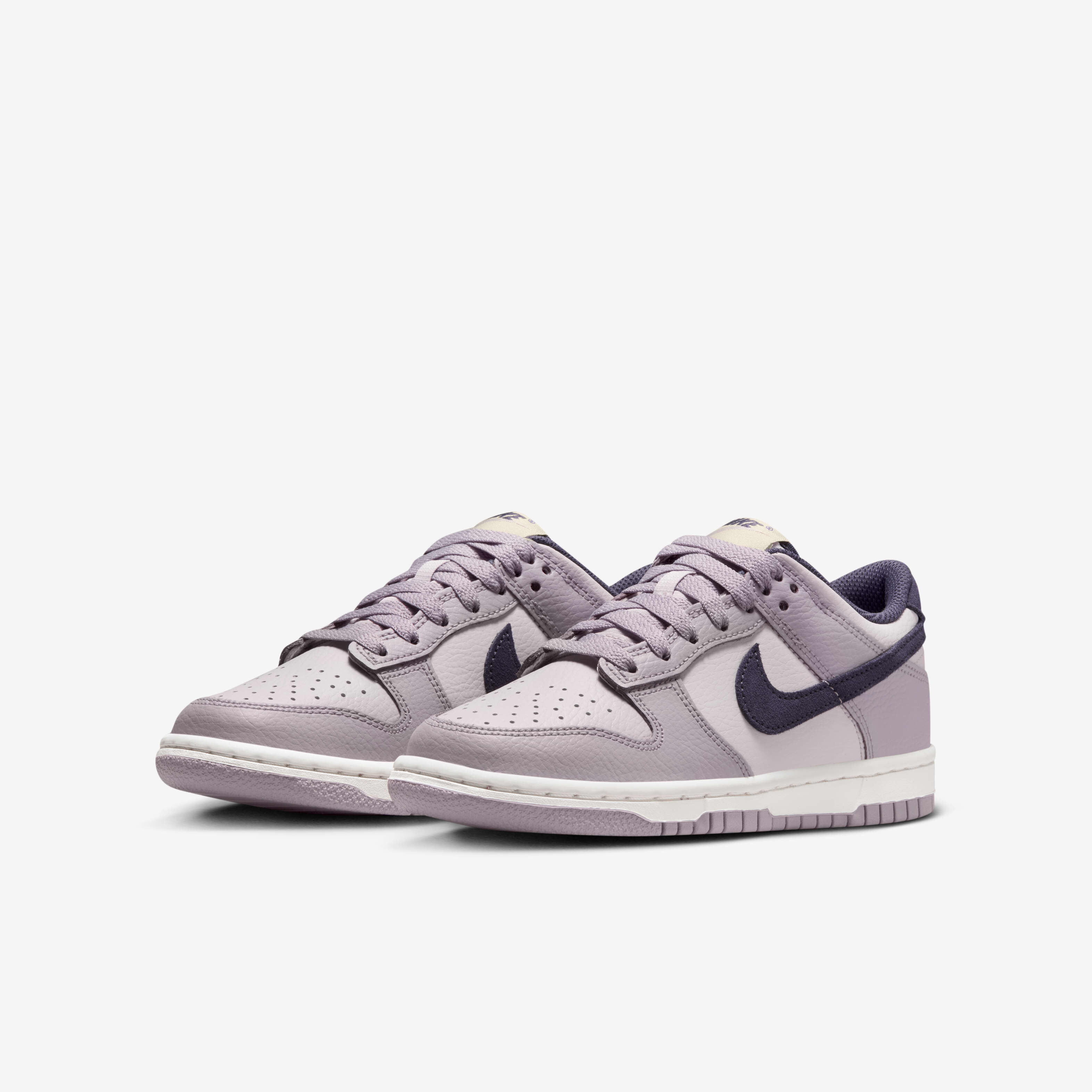 Nike Dunk Low image number 4