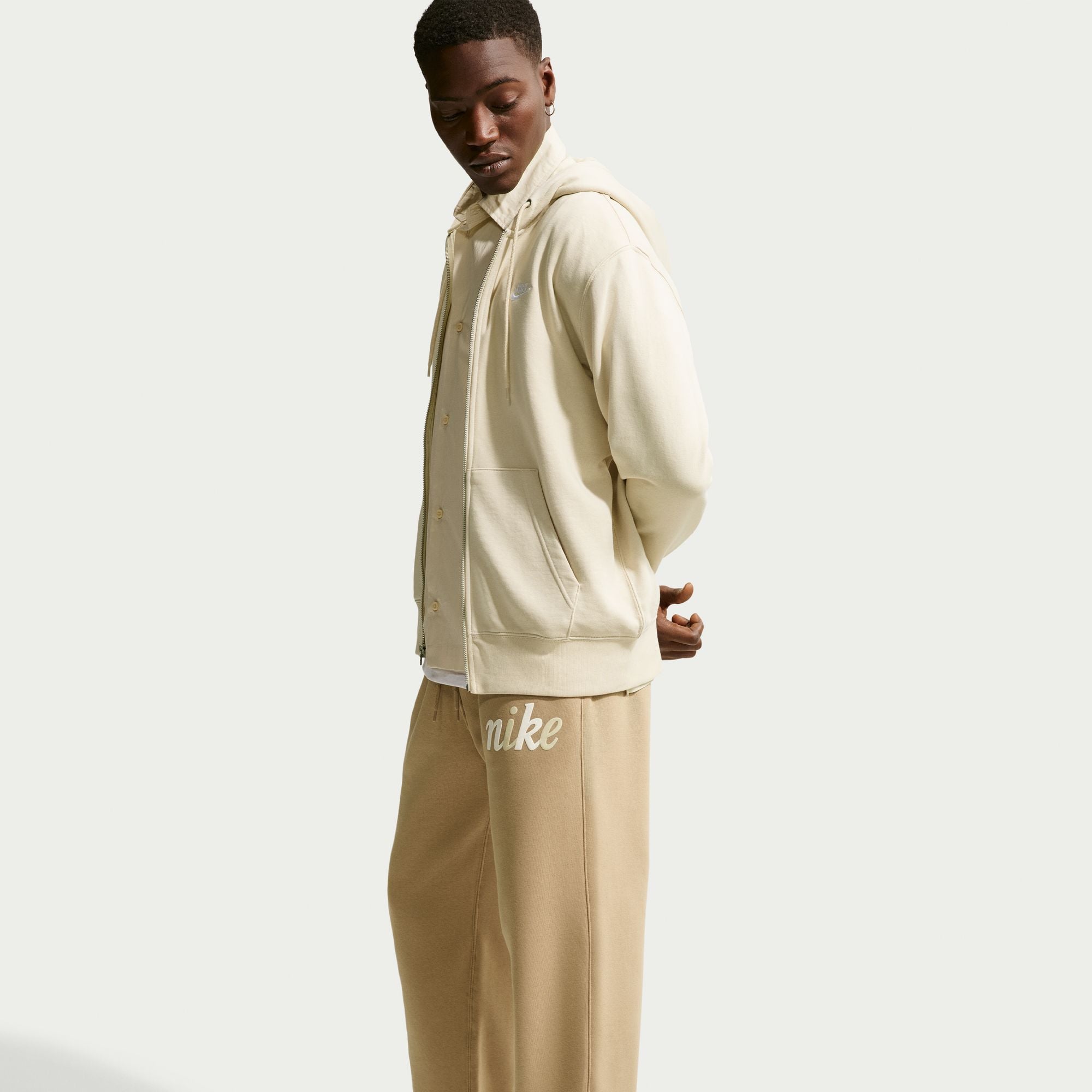 Nike Sportswear Club image number 0