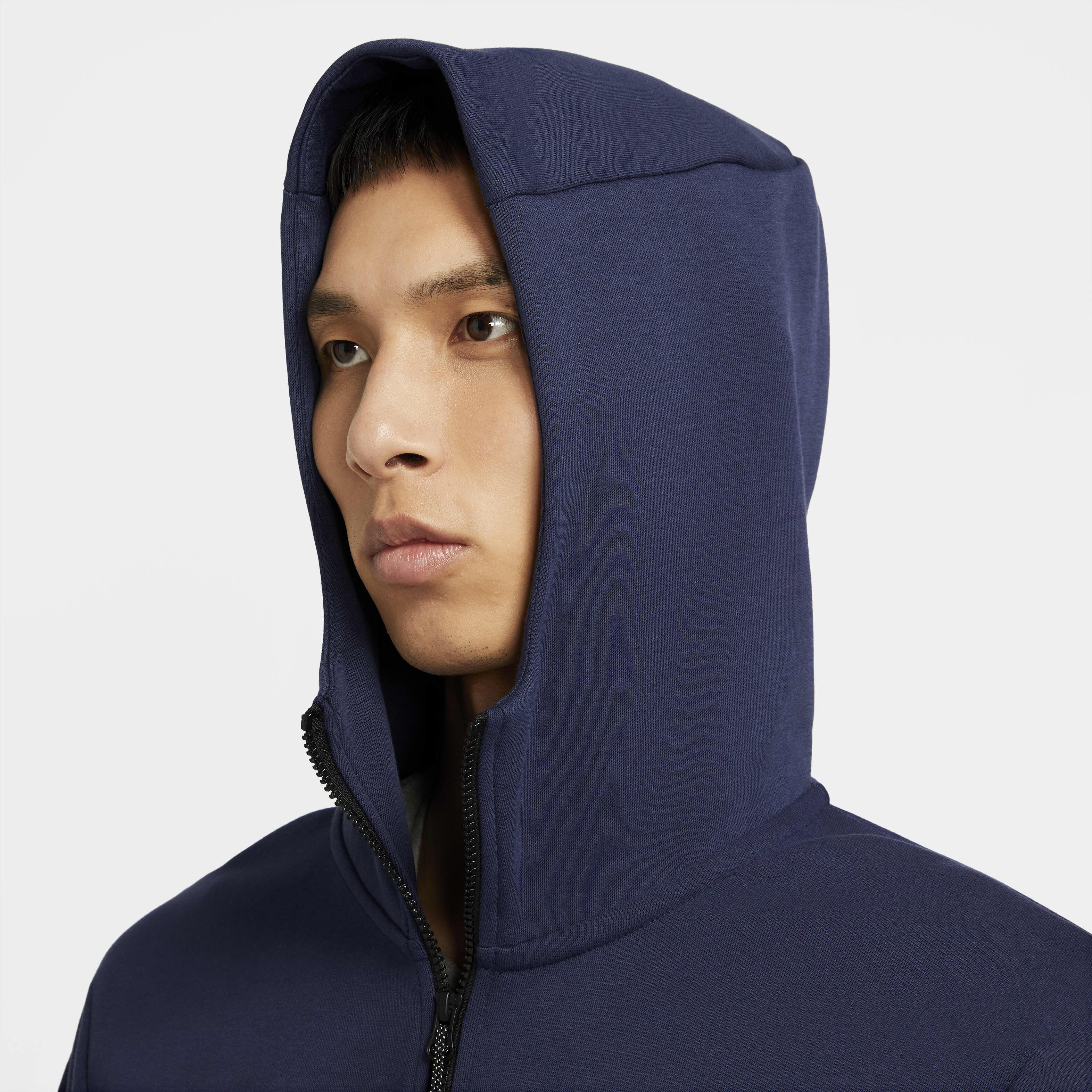 Nike Sportswear Tech Fleece image number 2