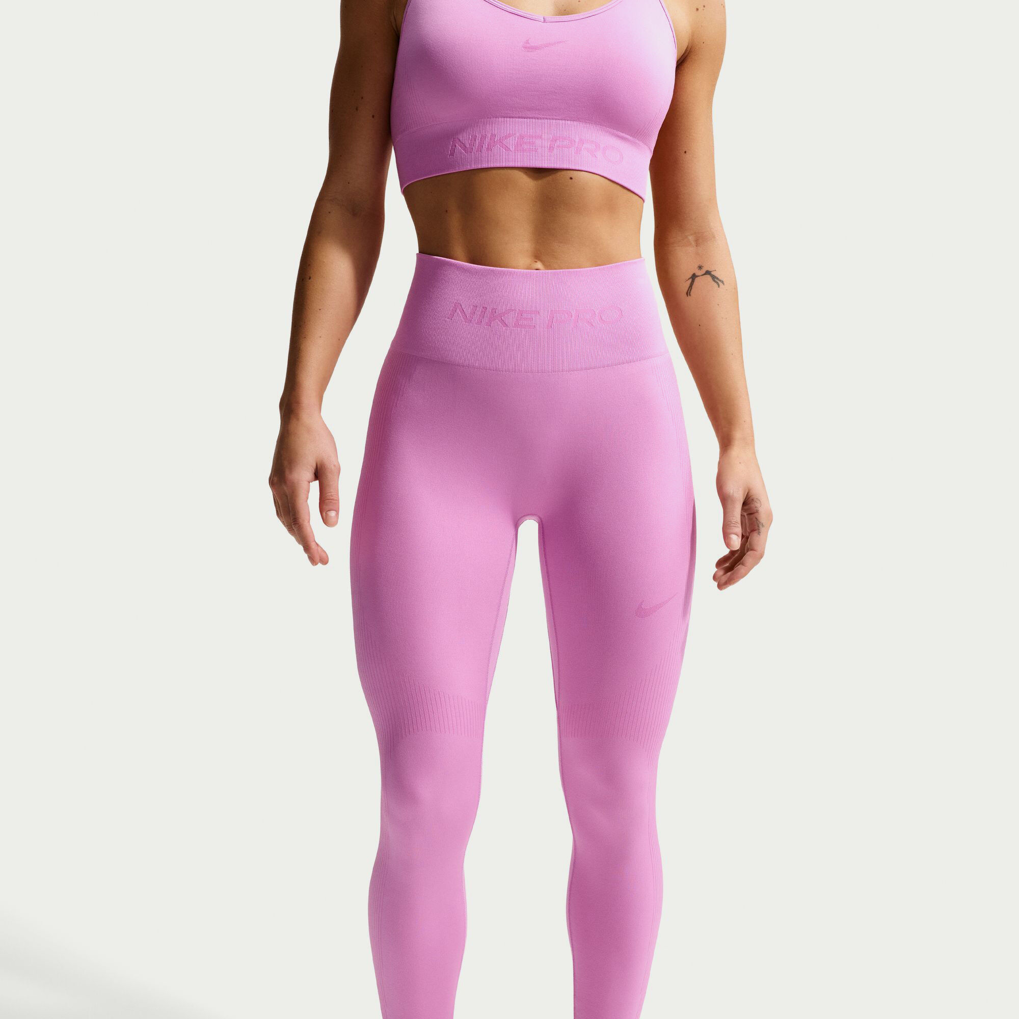 Nike Pro Seamless image number 2