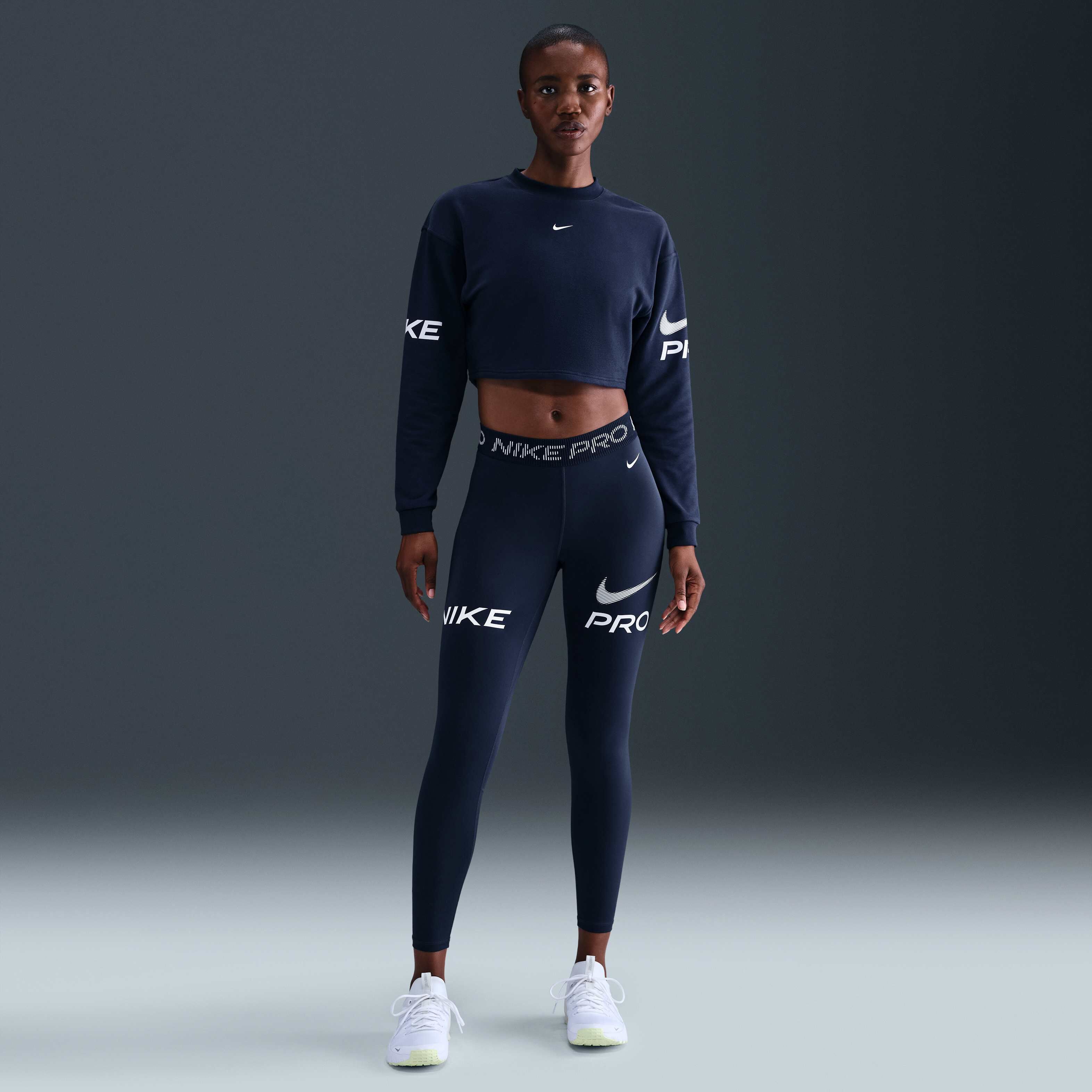 Nike Pro image number 3
