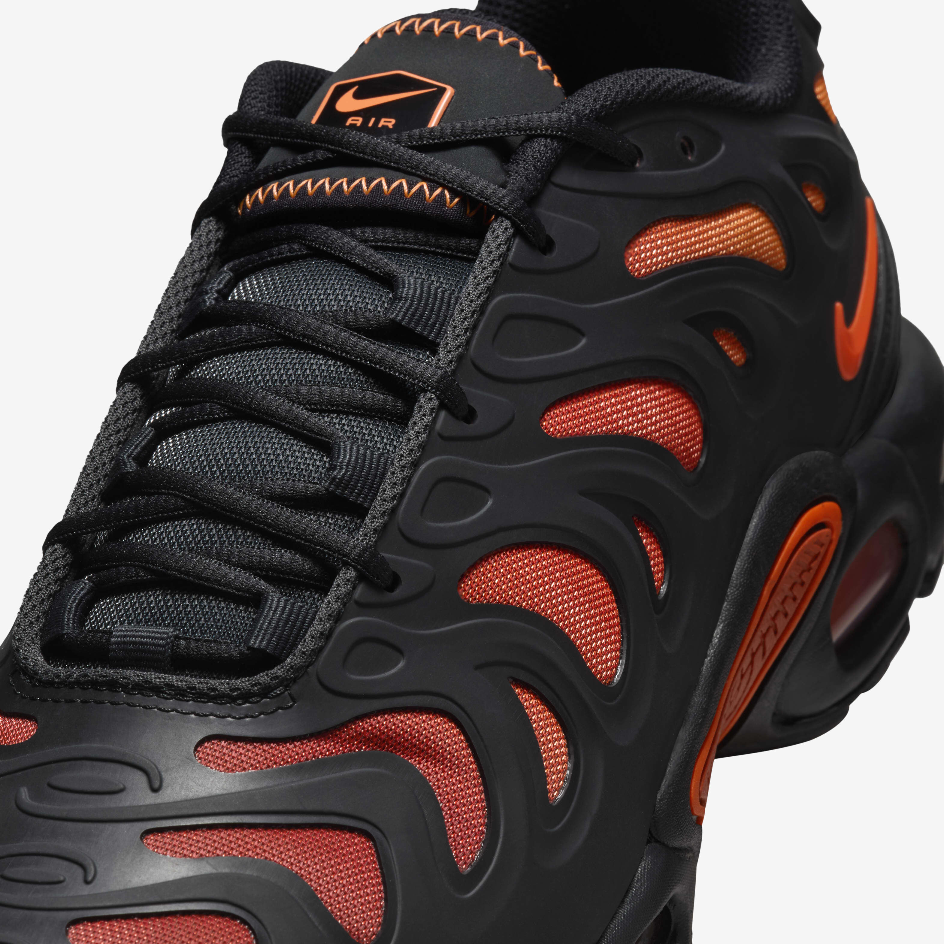 Nike air max plus black volt total orange deals