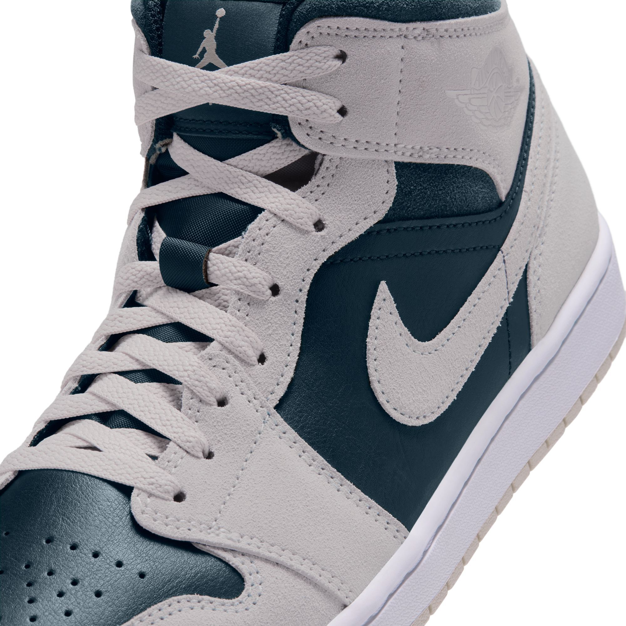 Air Jordan 1 Mid image number 9
