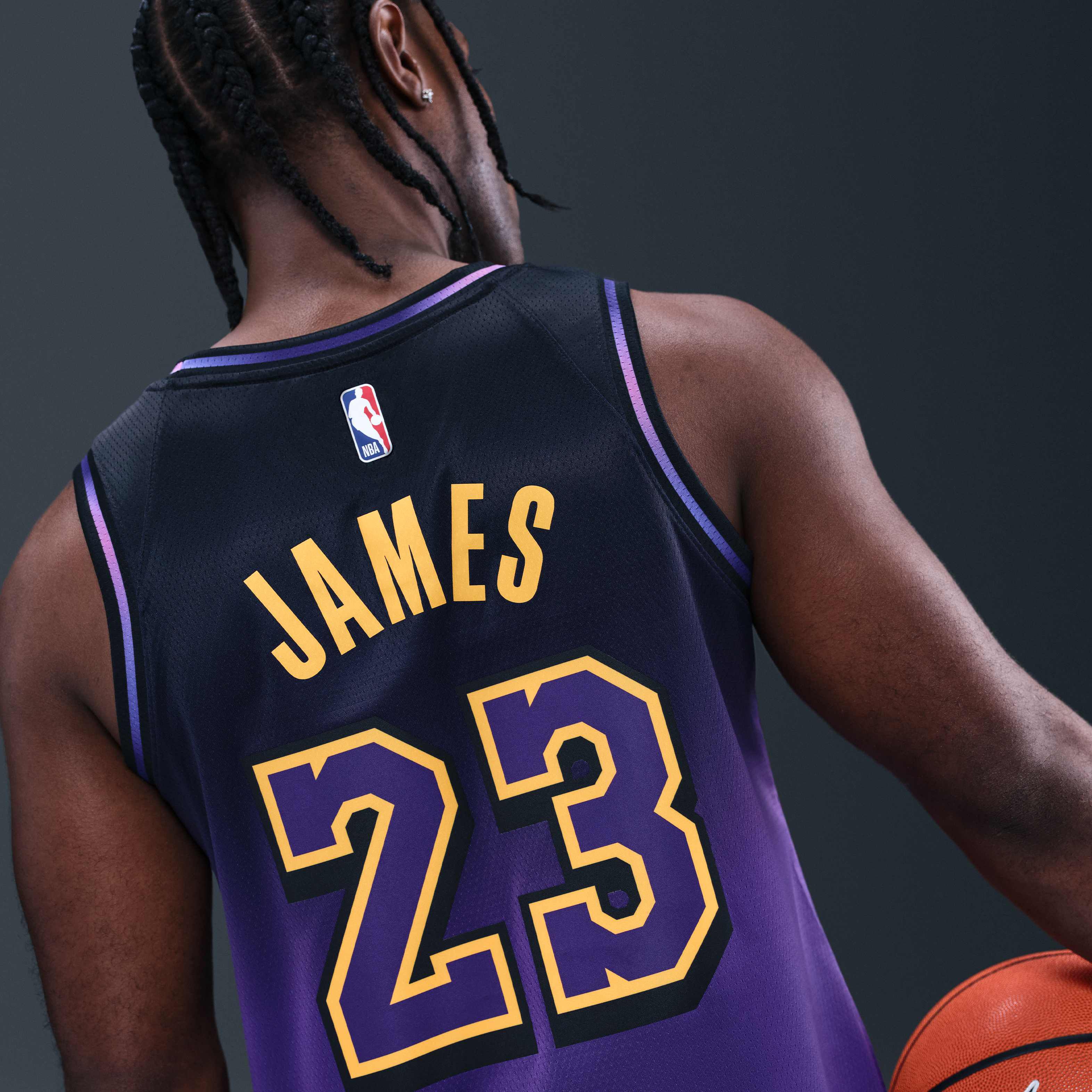 LeBron James Los Angeles Lakers 2024/25 City Edition image number 4