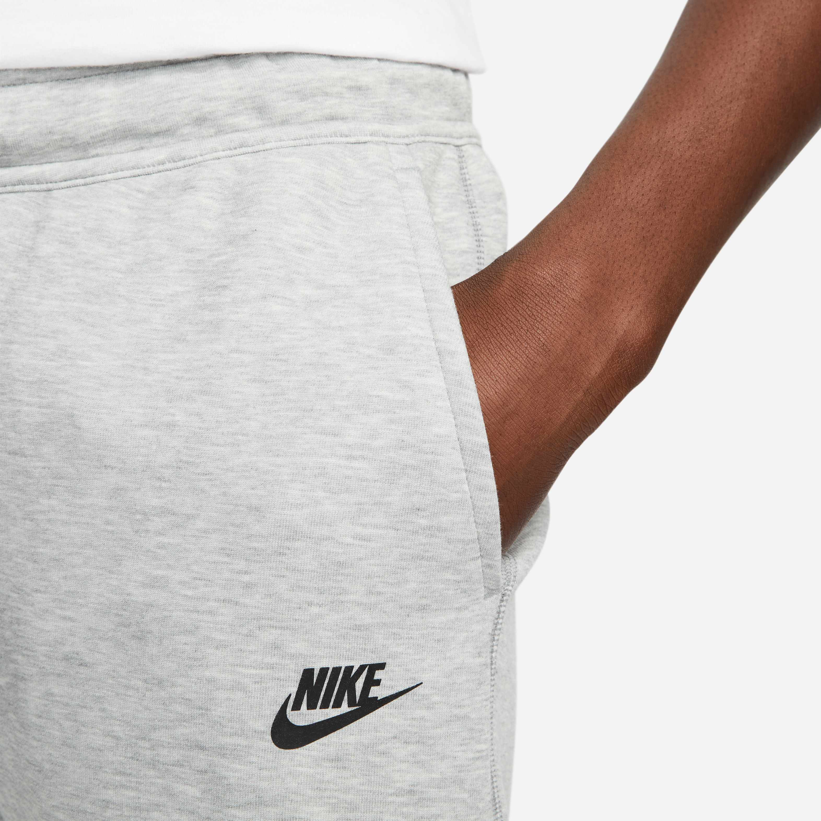 Nike Sportswear Tech Fleece image number 3