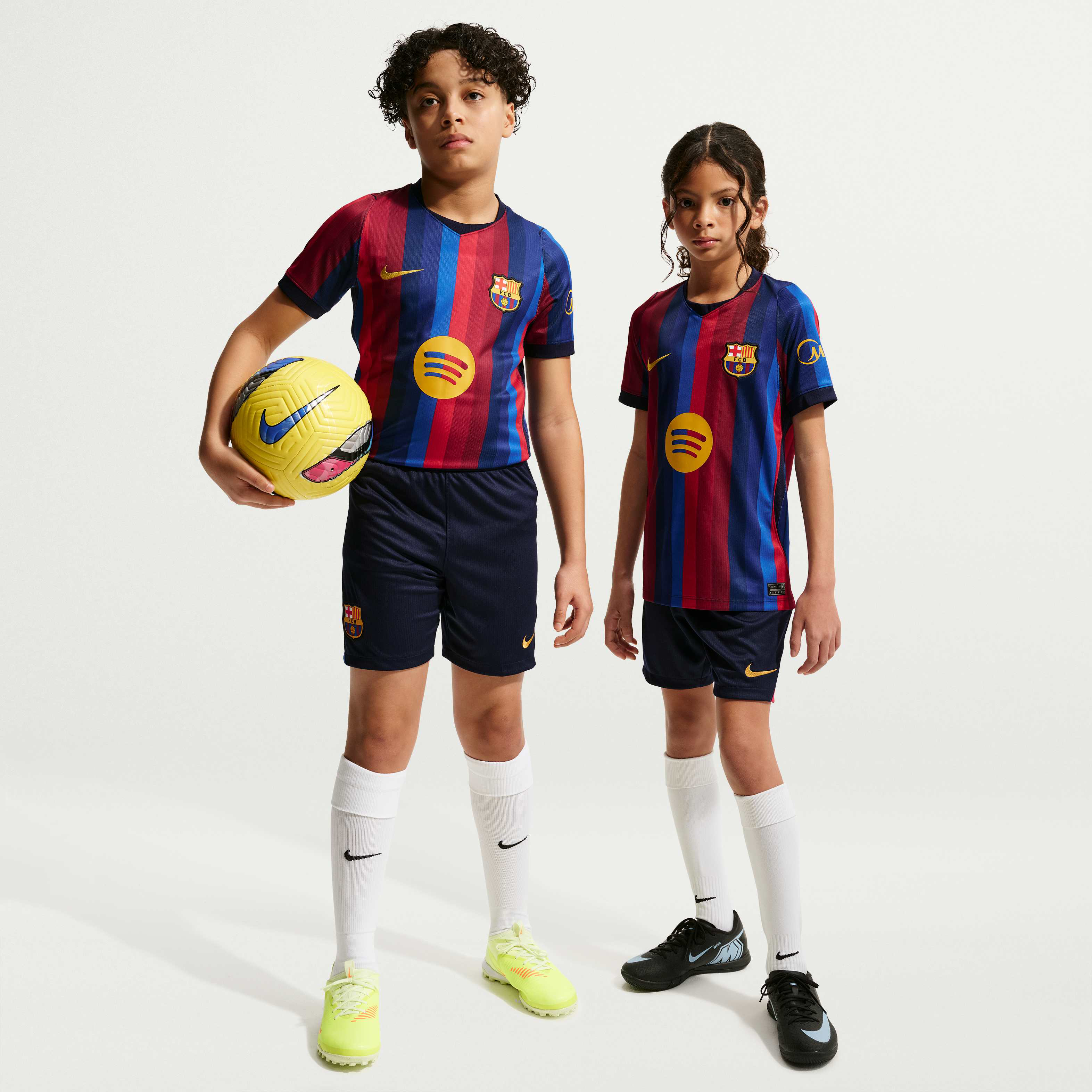 برشلونة الأساسي 27/2026 ستاديوم image number 0