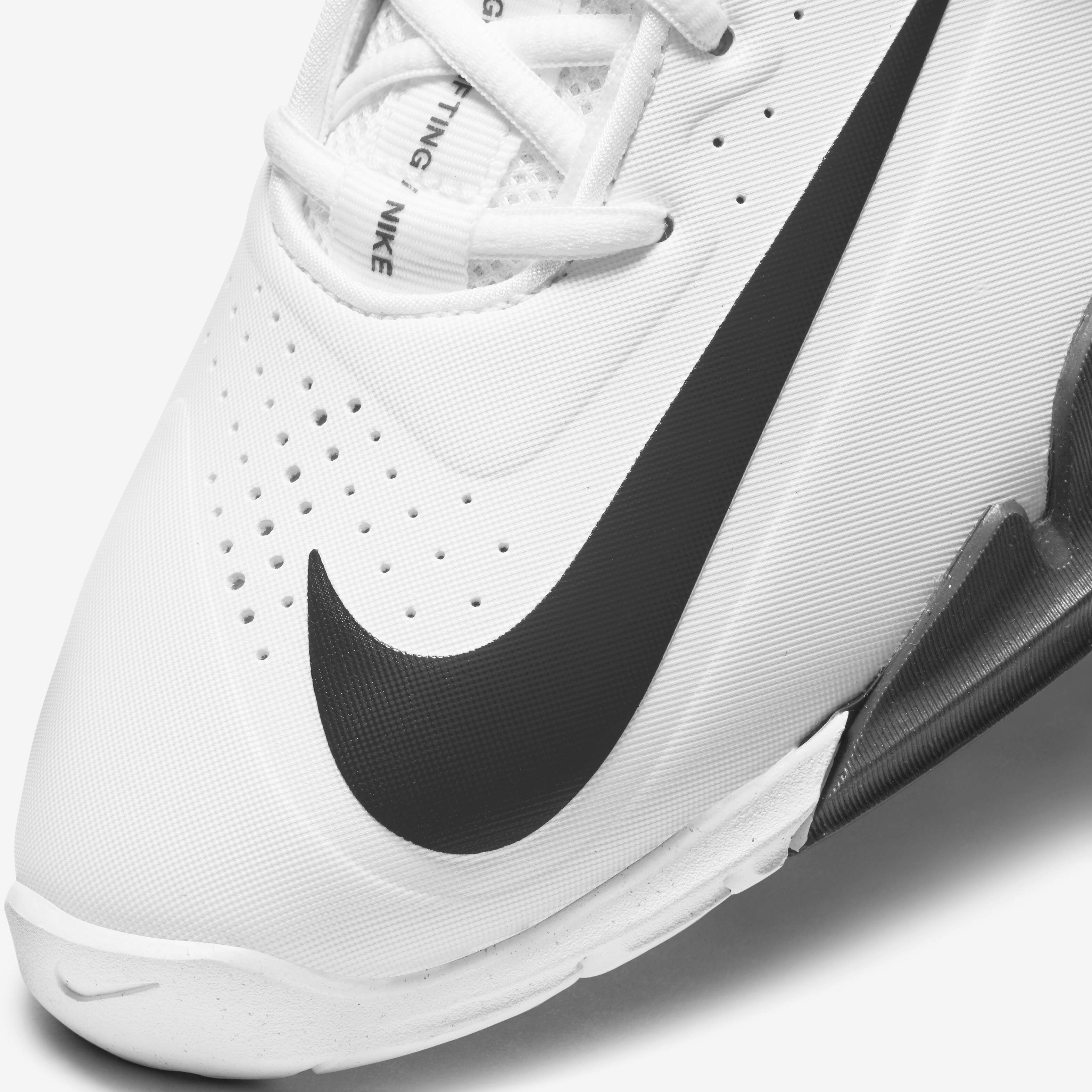 Nike Savaleos image number 6