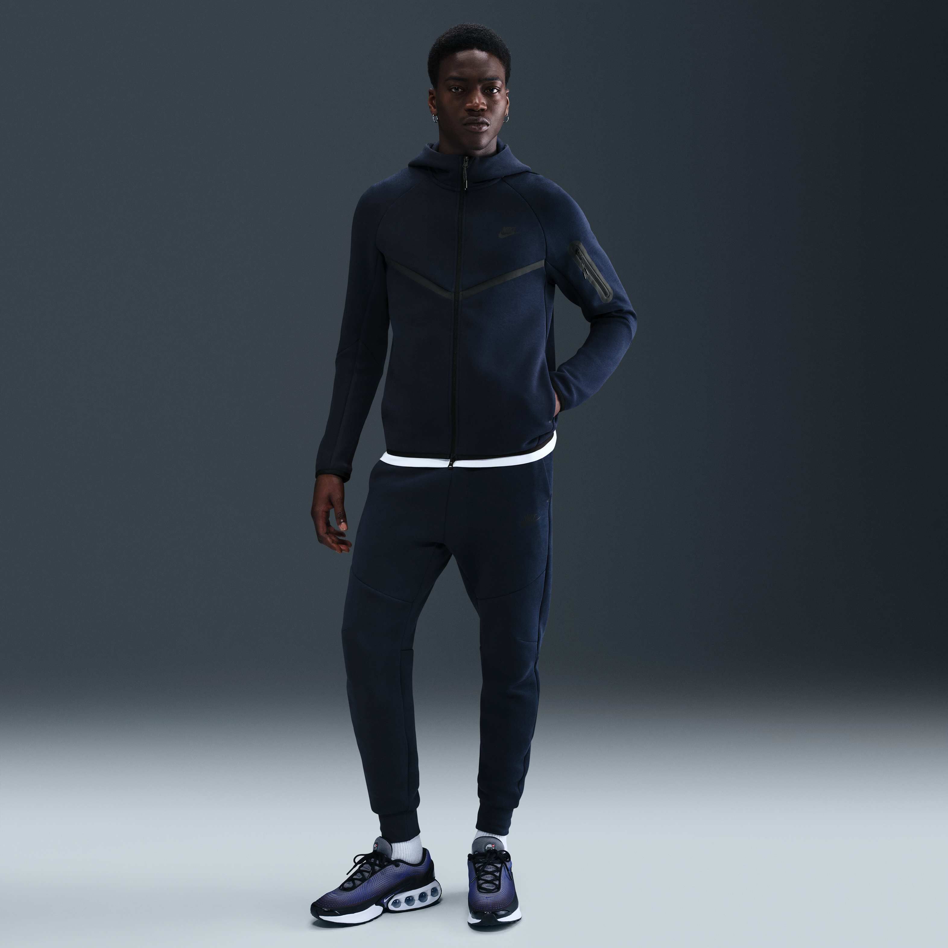 Nike Tech image number 3