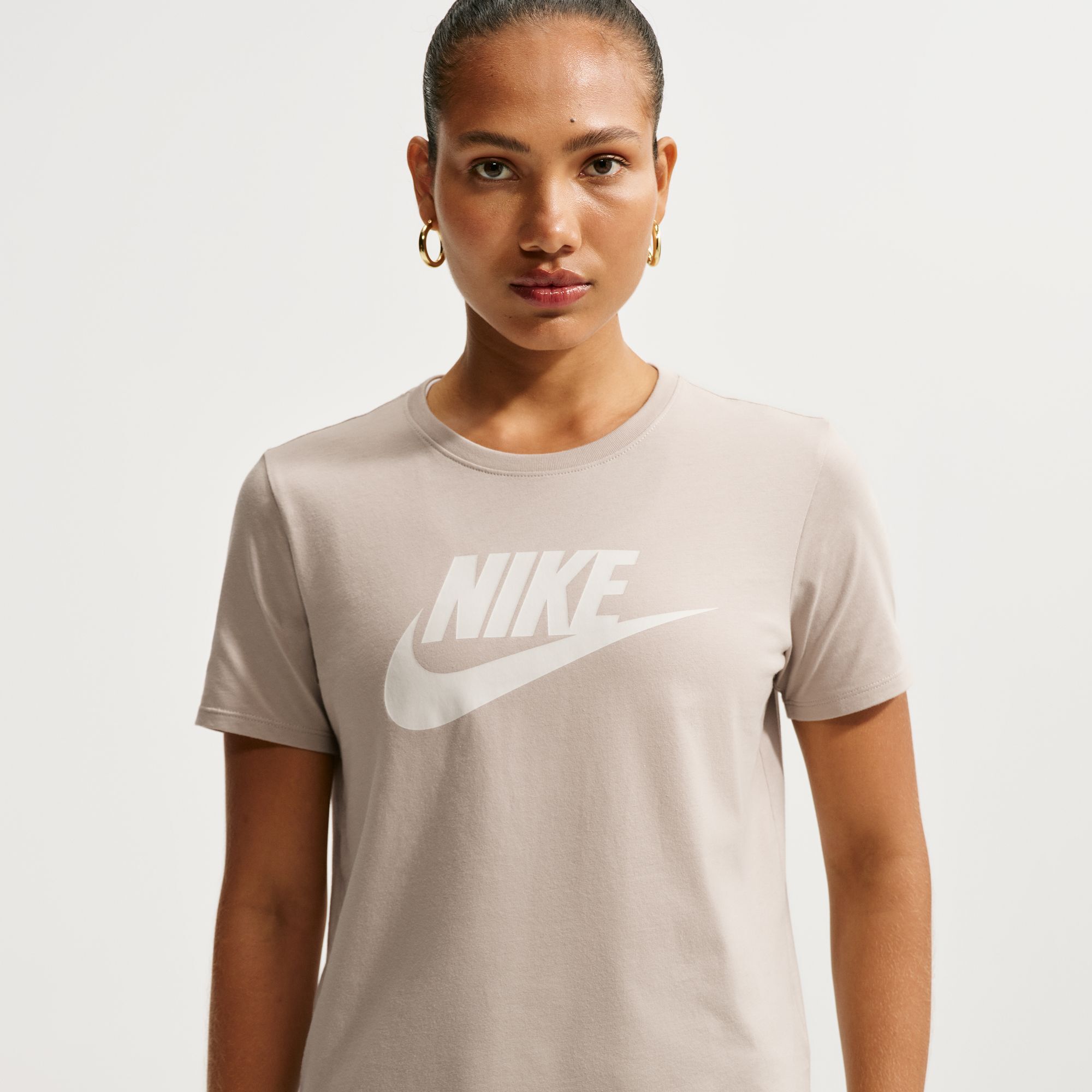 Nike Sportswear Essentials image number 2