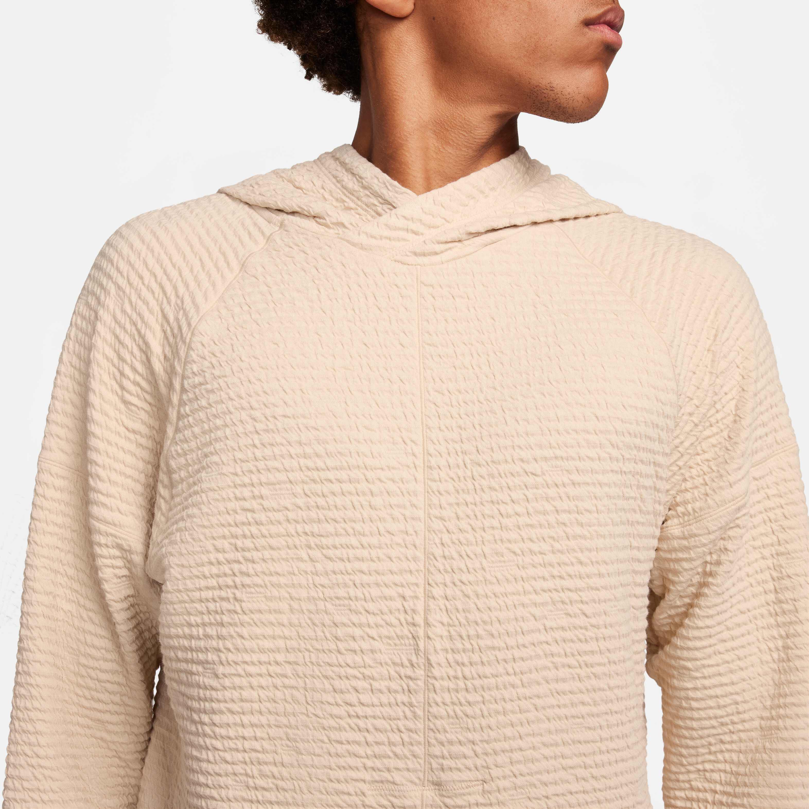 نايكي يوغا تيكستشر image number 5