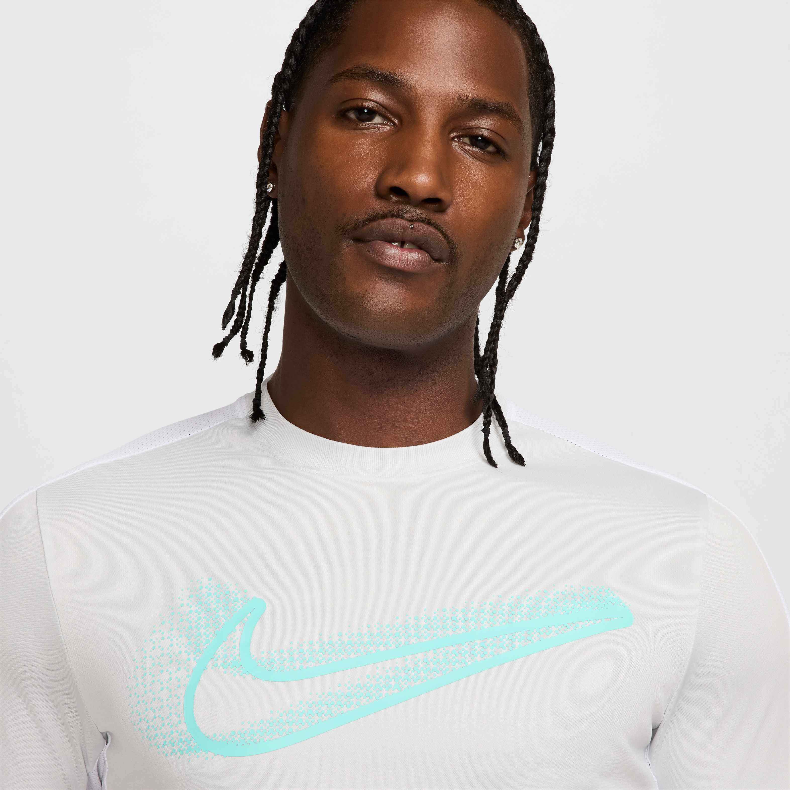 نايكي أكاديمي image number 2