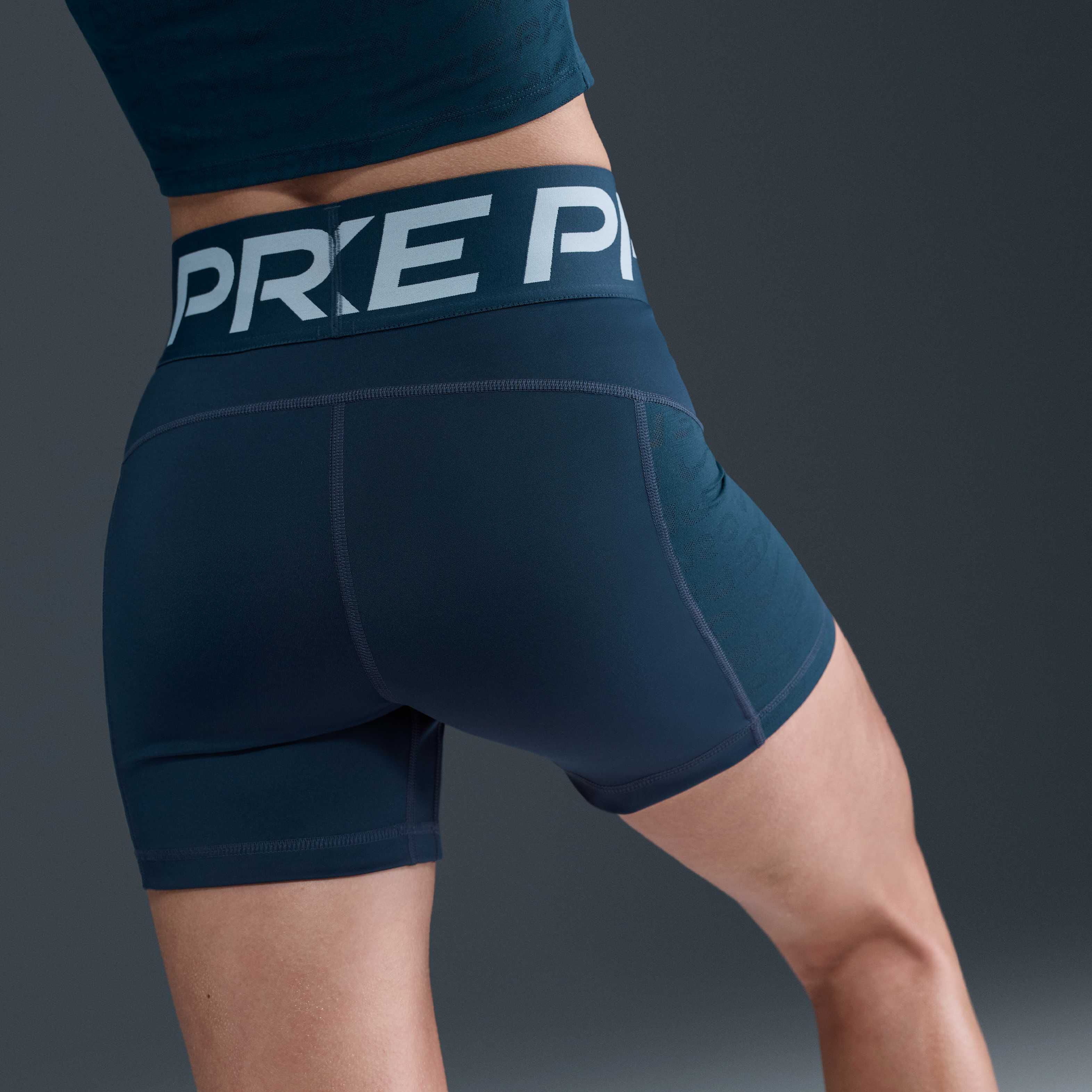 Nike Pro Sculpt image number 2