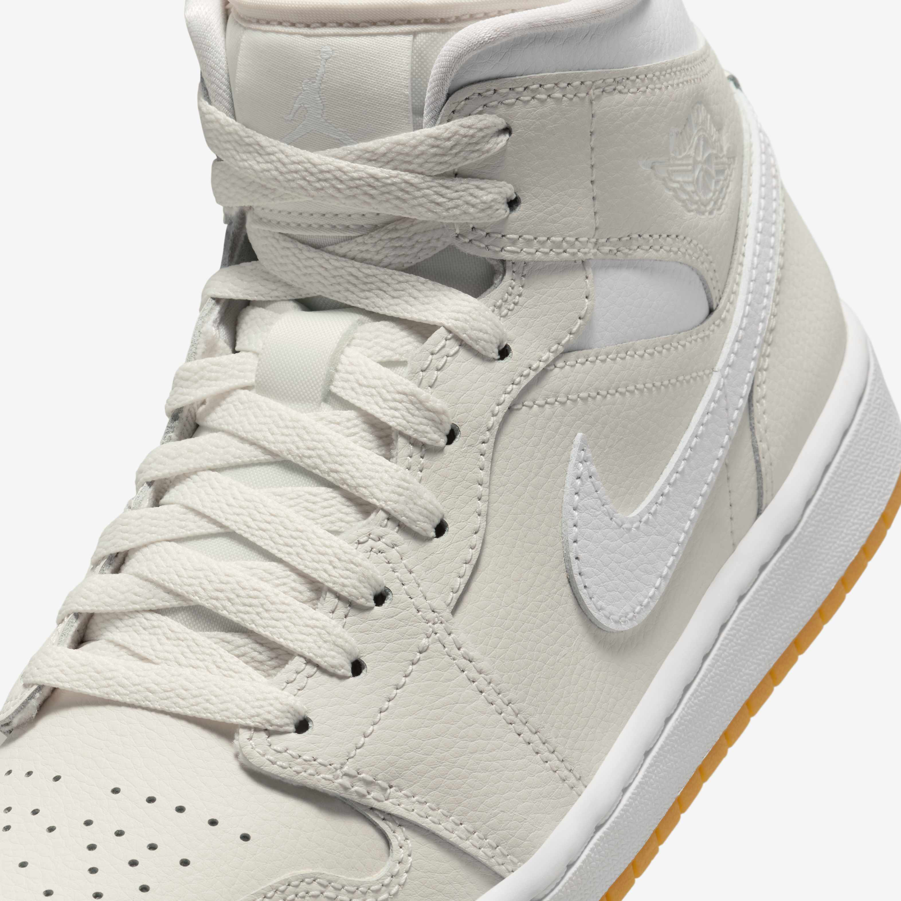 Air Jordan 1 Mid image number 6