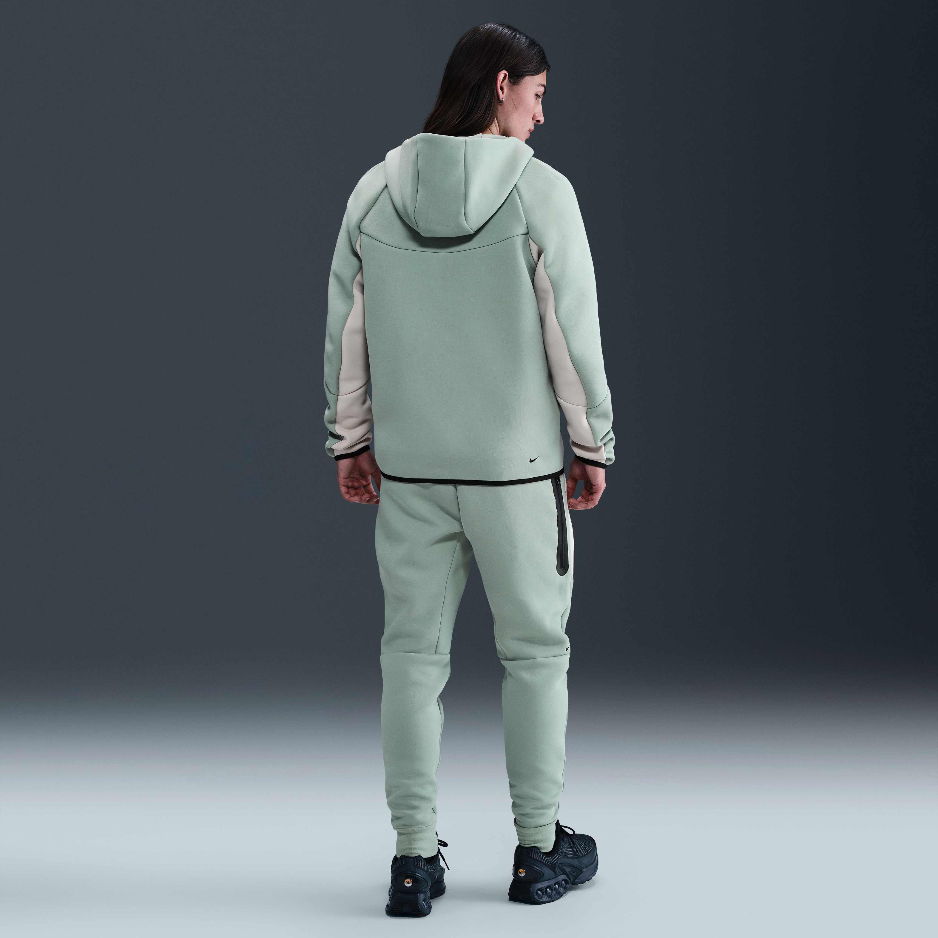 Nike Tech image number 4