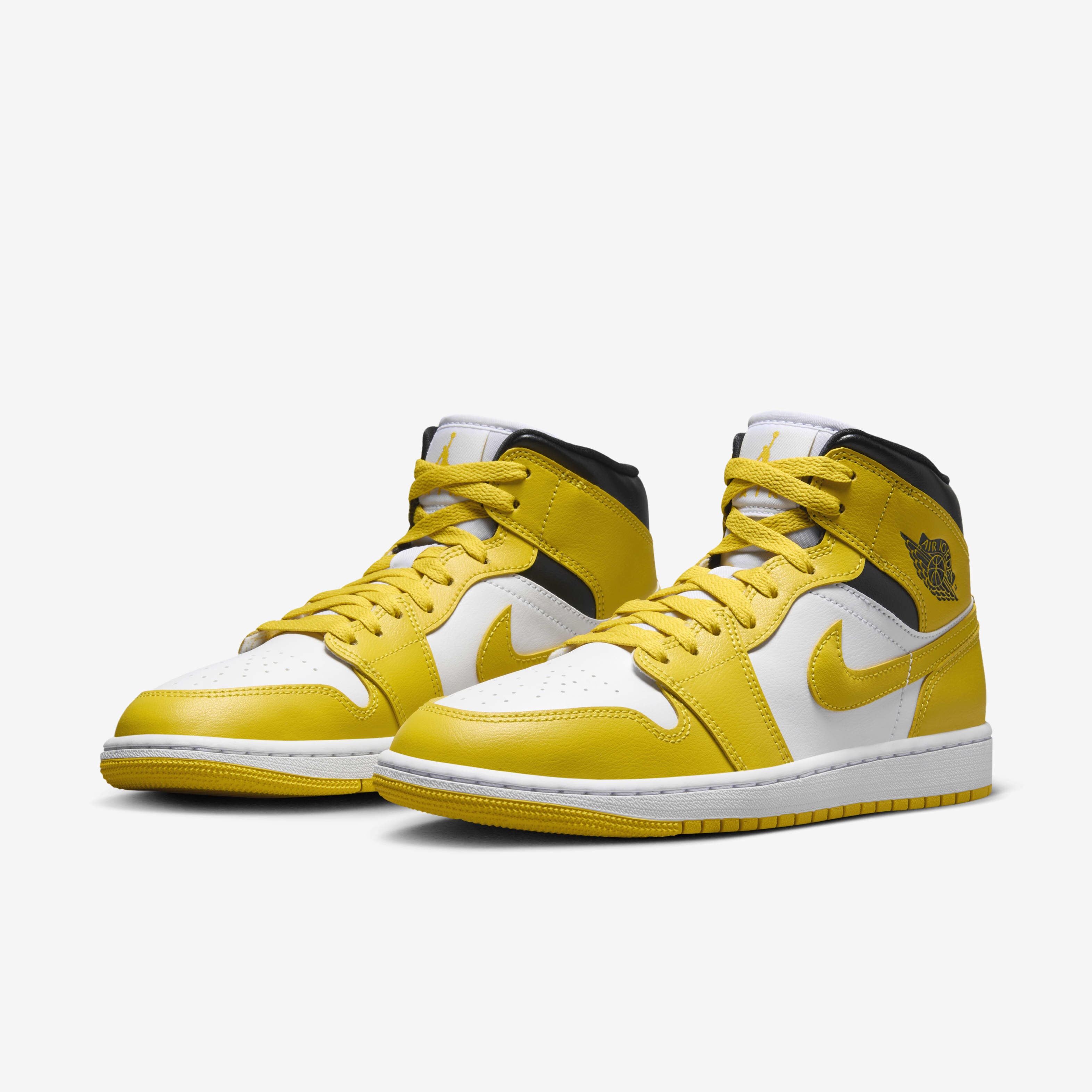 Air Jordan 1 Mid image number 4