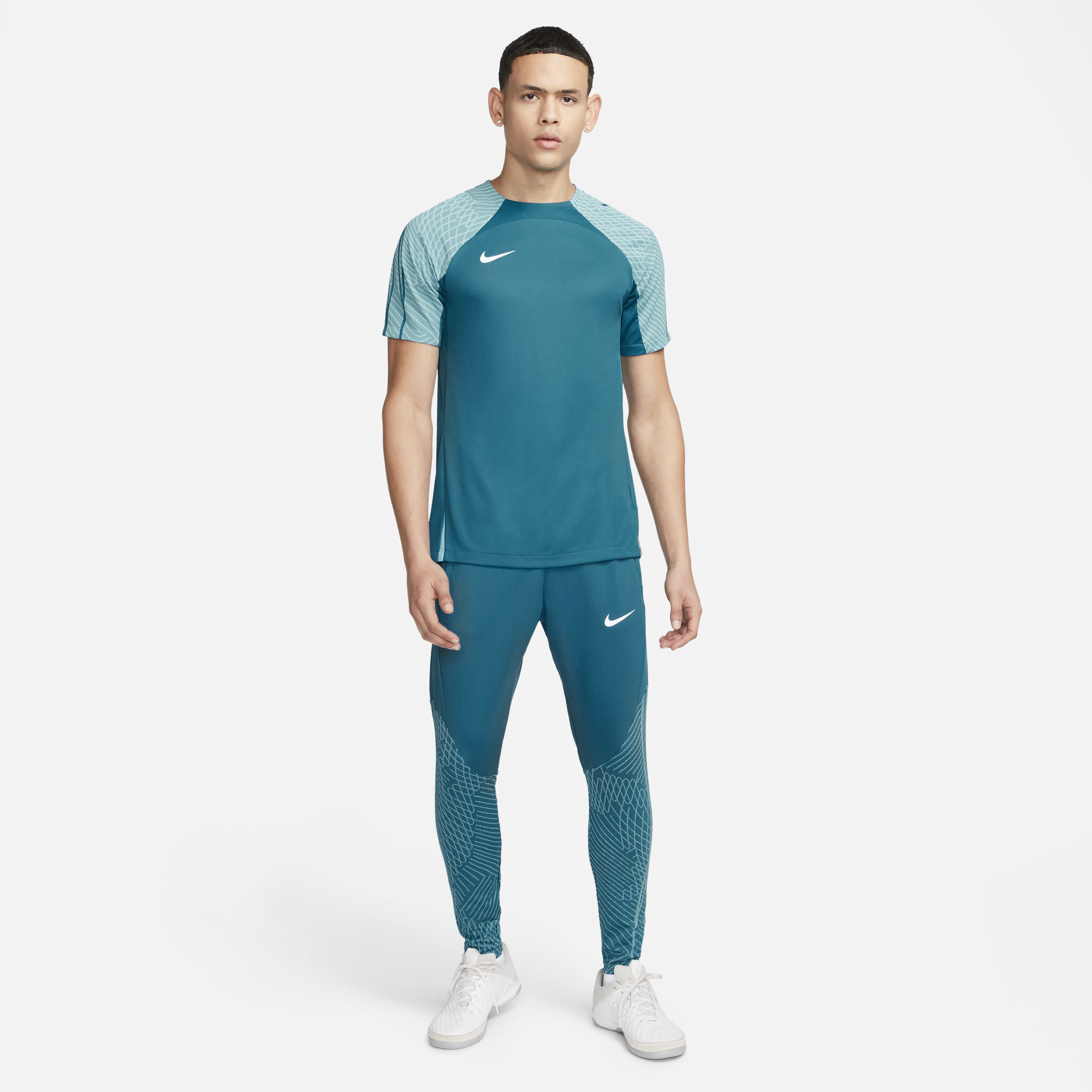 Nike Dri-FIT Strike image number 5