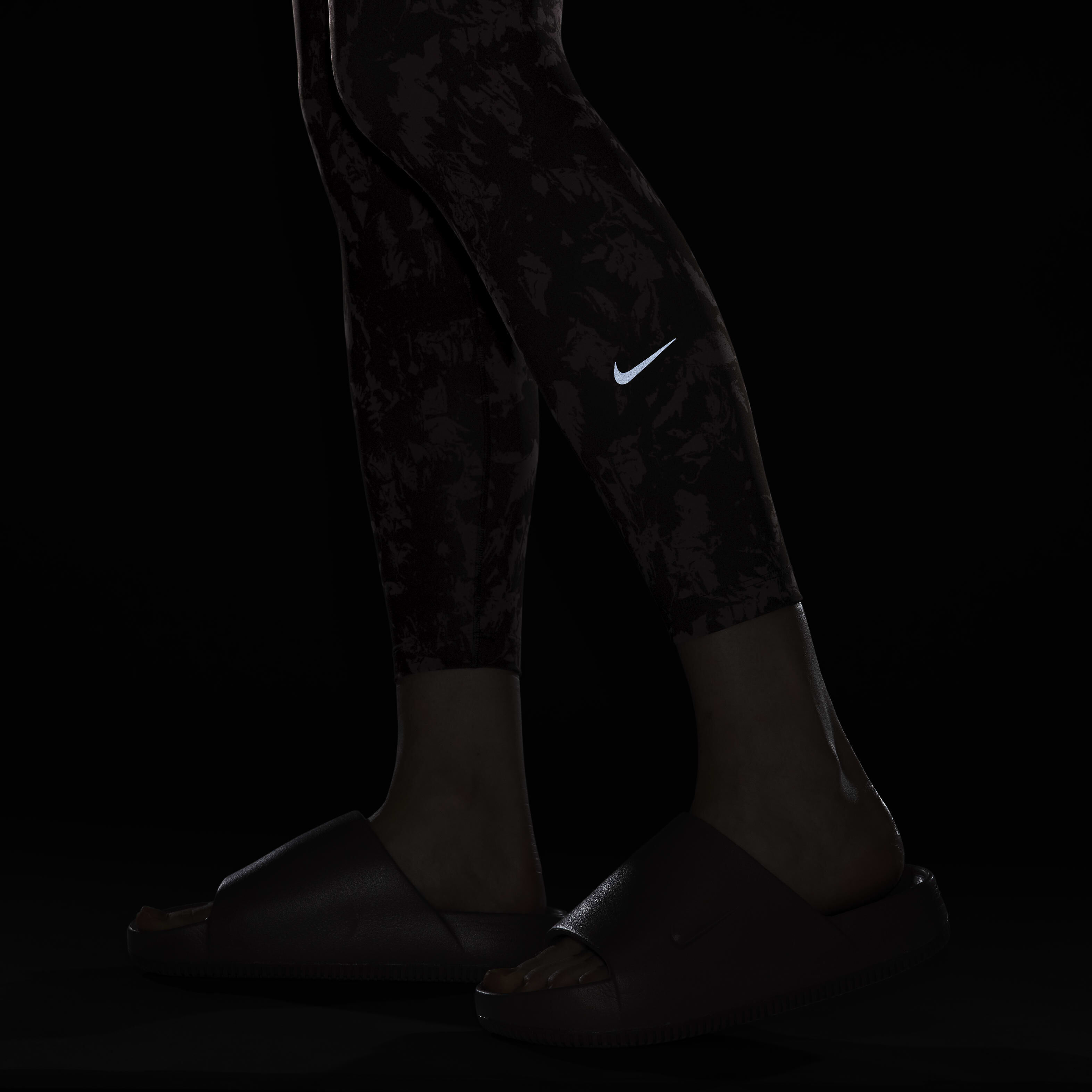 Buy Nike One Women's High-Waisted 7/8 Printed Leggings - Smokey Mauve/Black  | Nike UAE Official