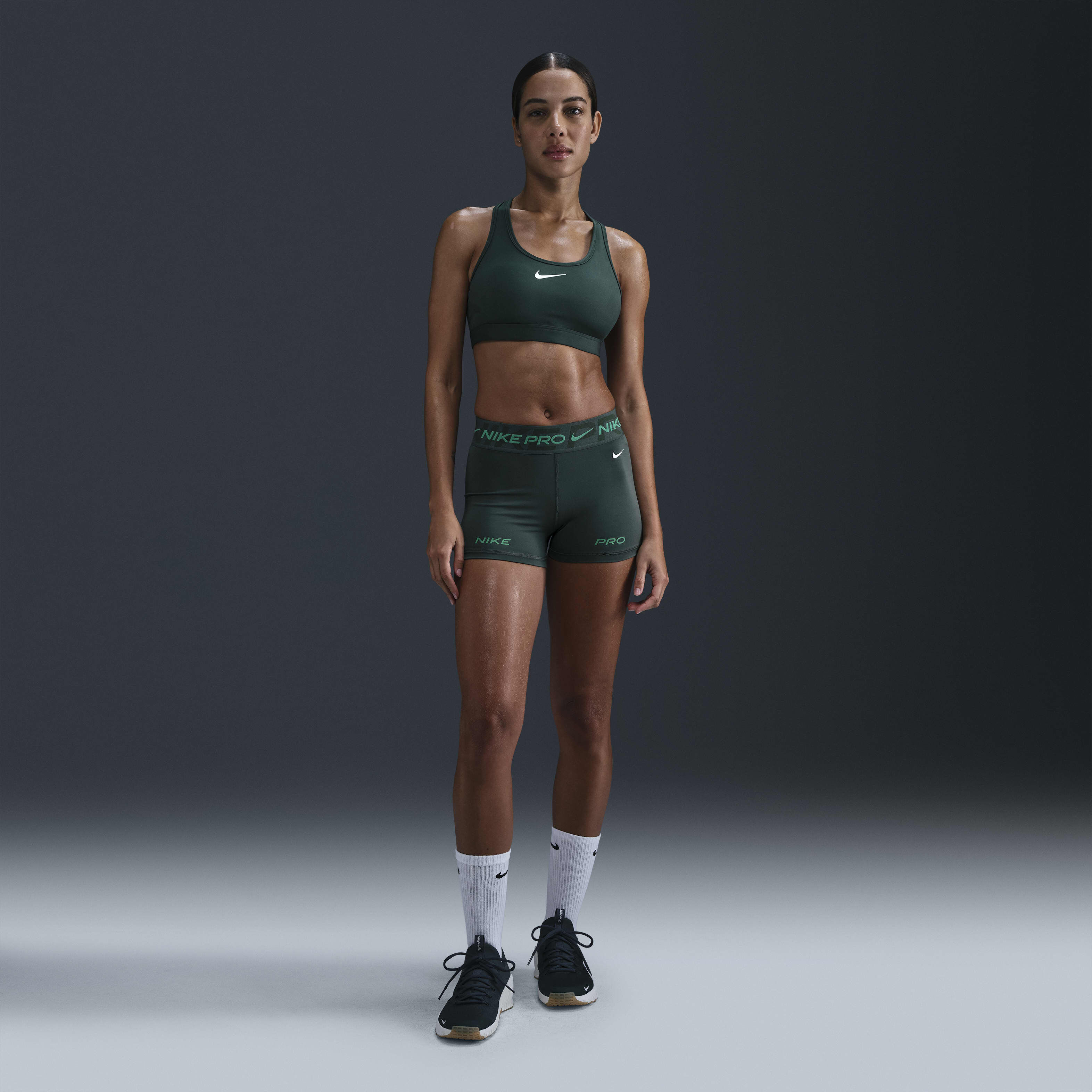 Nike Pro image number 0