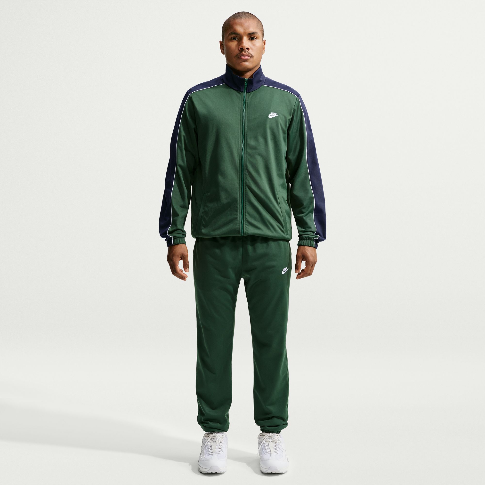 Nike Sportswear Club image number 0