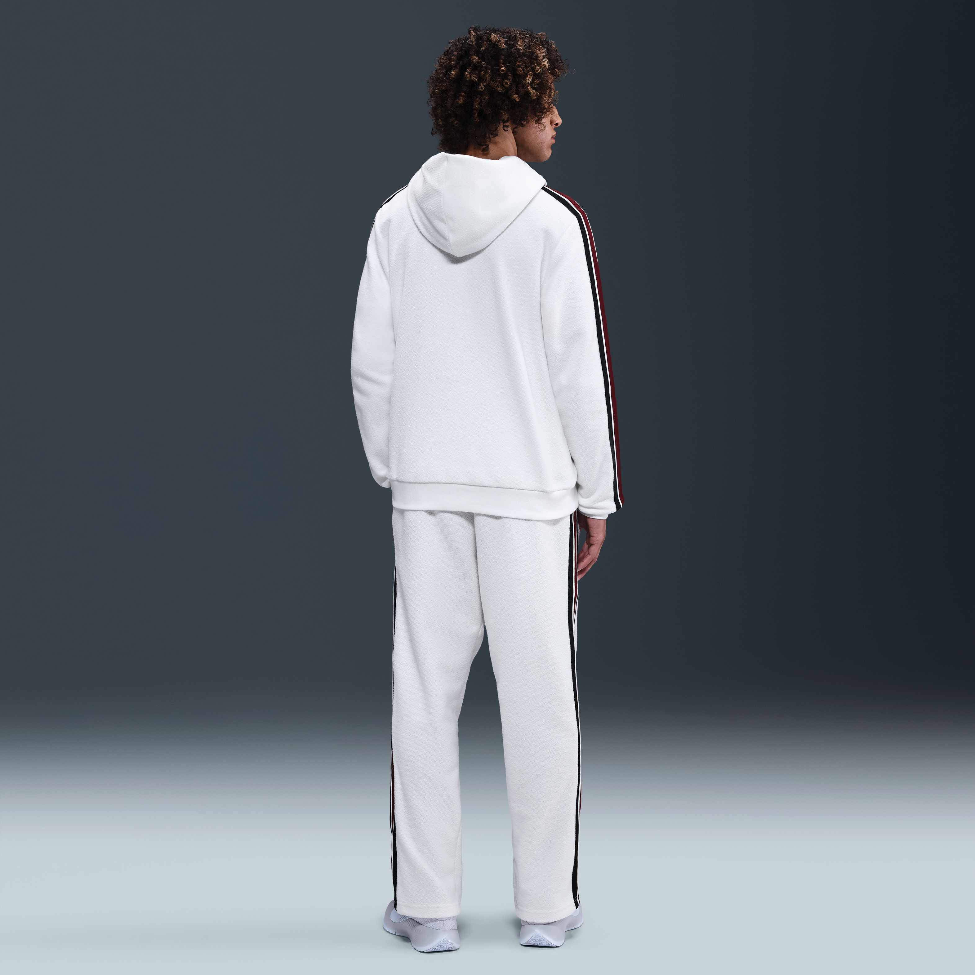 LeBron Standard Issue image number 4