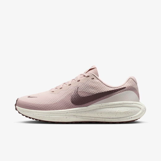 Nike Revolution 8 SE