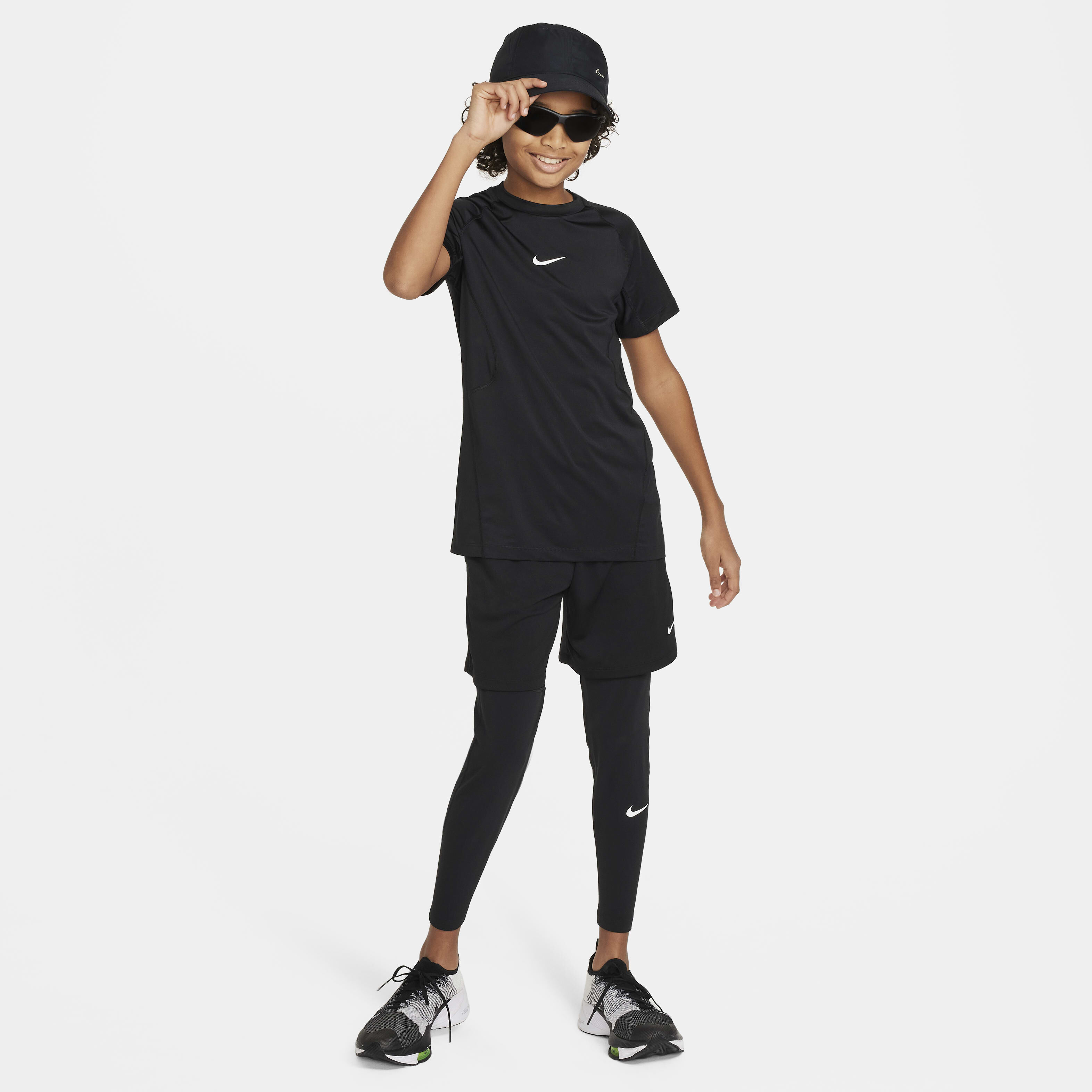 Nike Pro image number 4