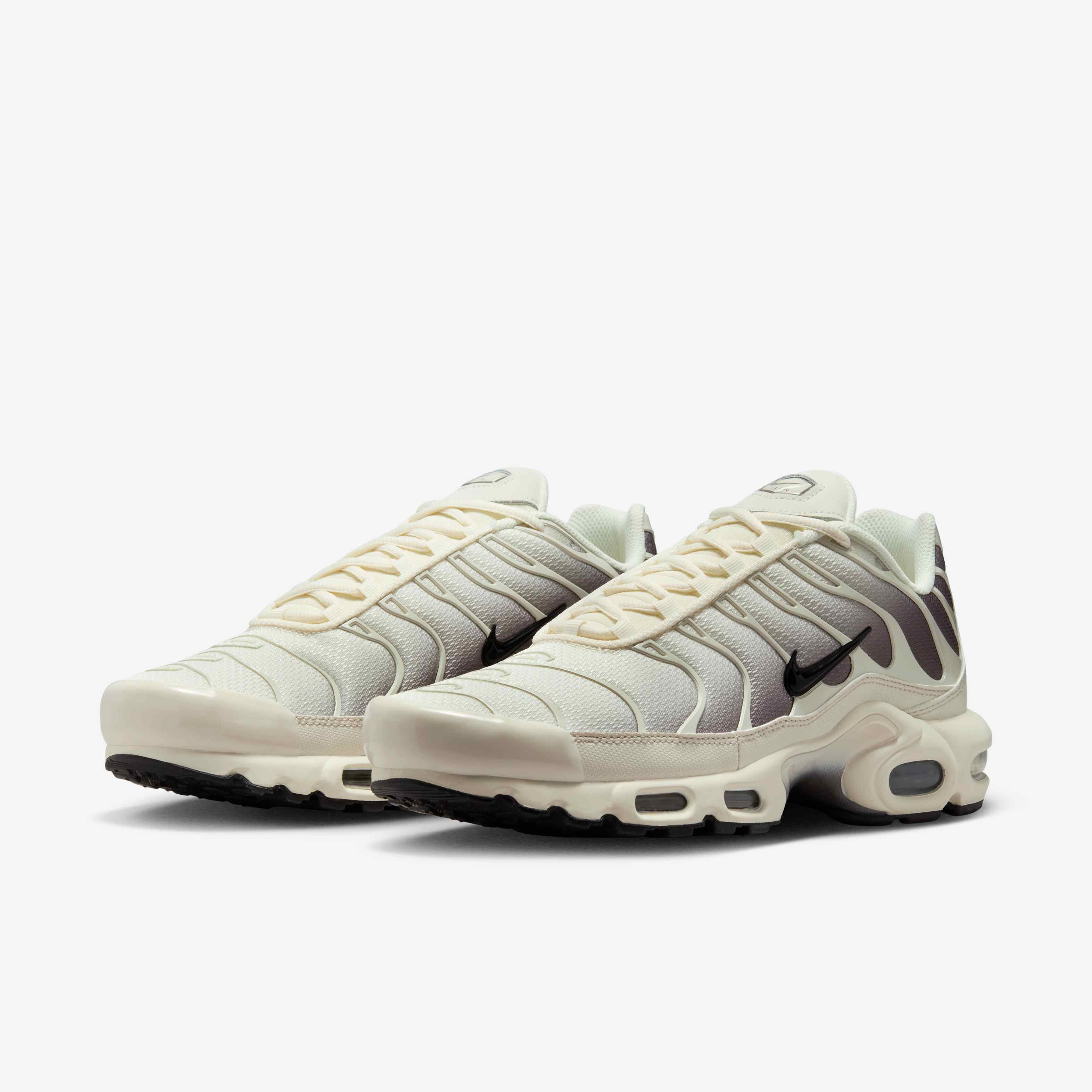 Nike Air Max Plus image number 4