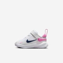 Nike Revolution 7