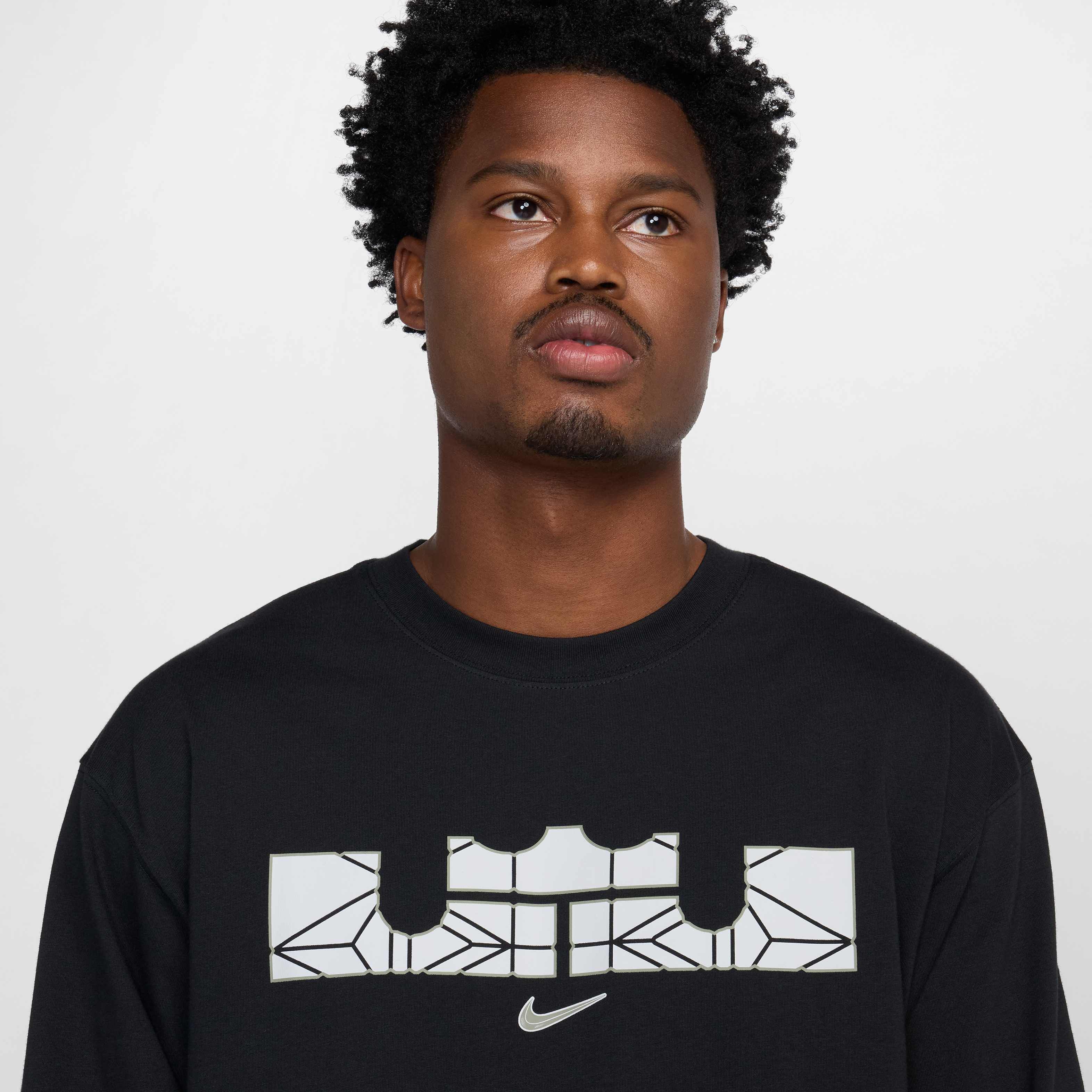 LeBron image number 2