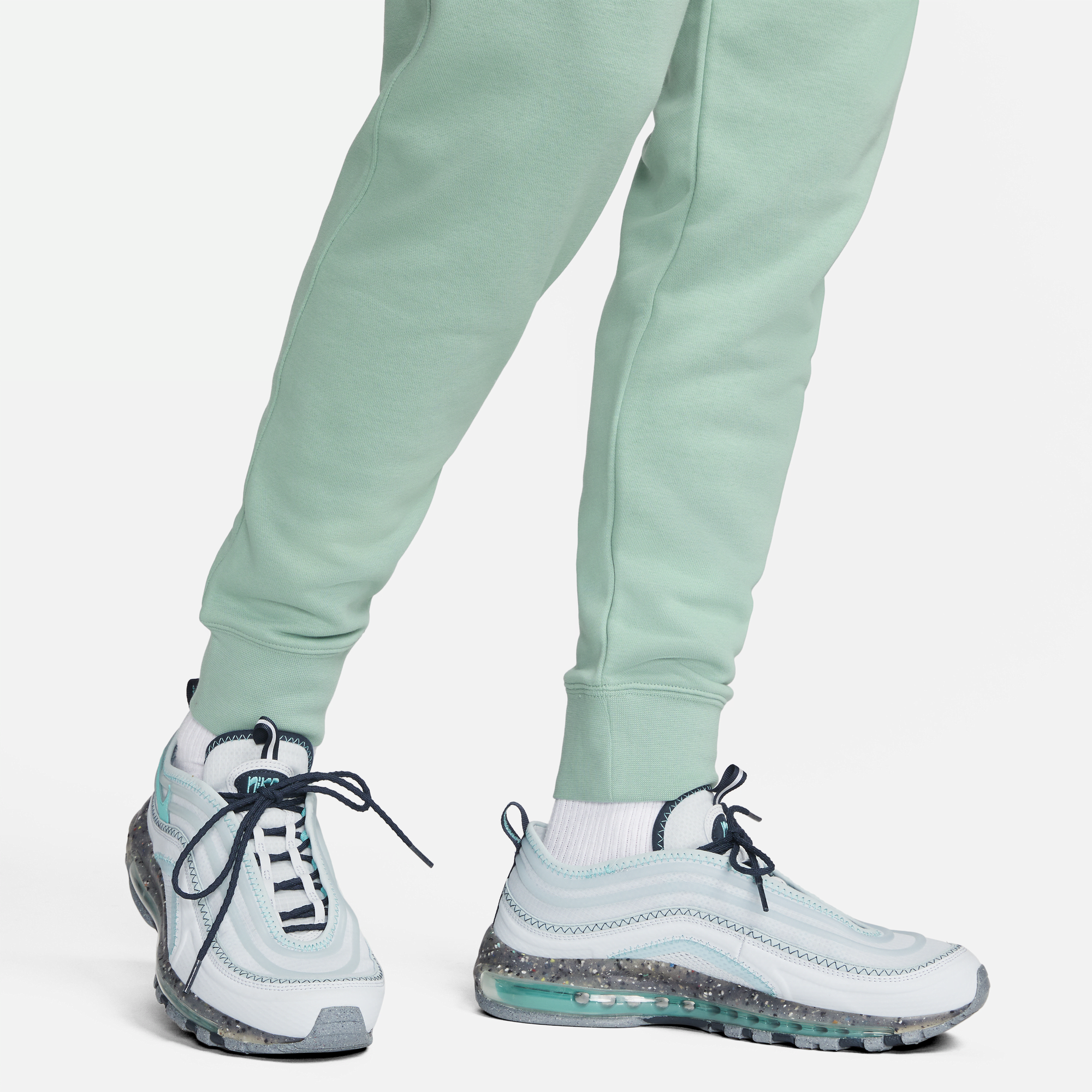 Nike mint joggers deals