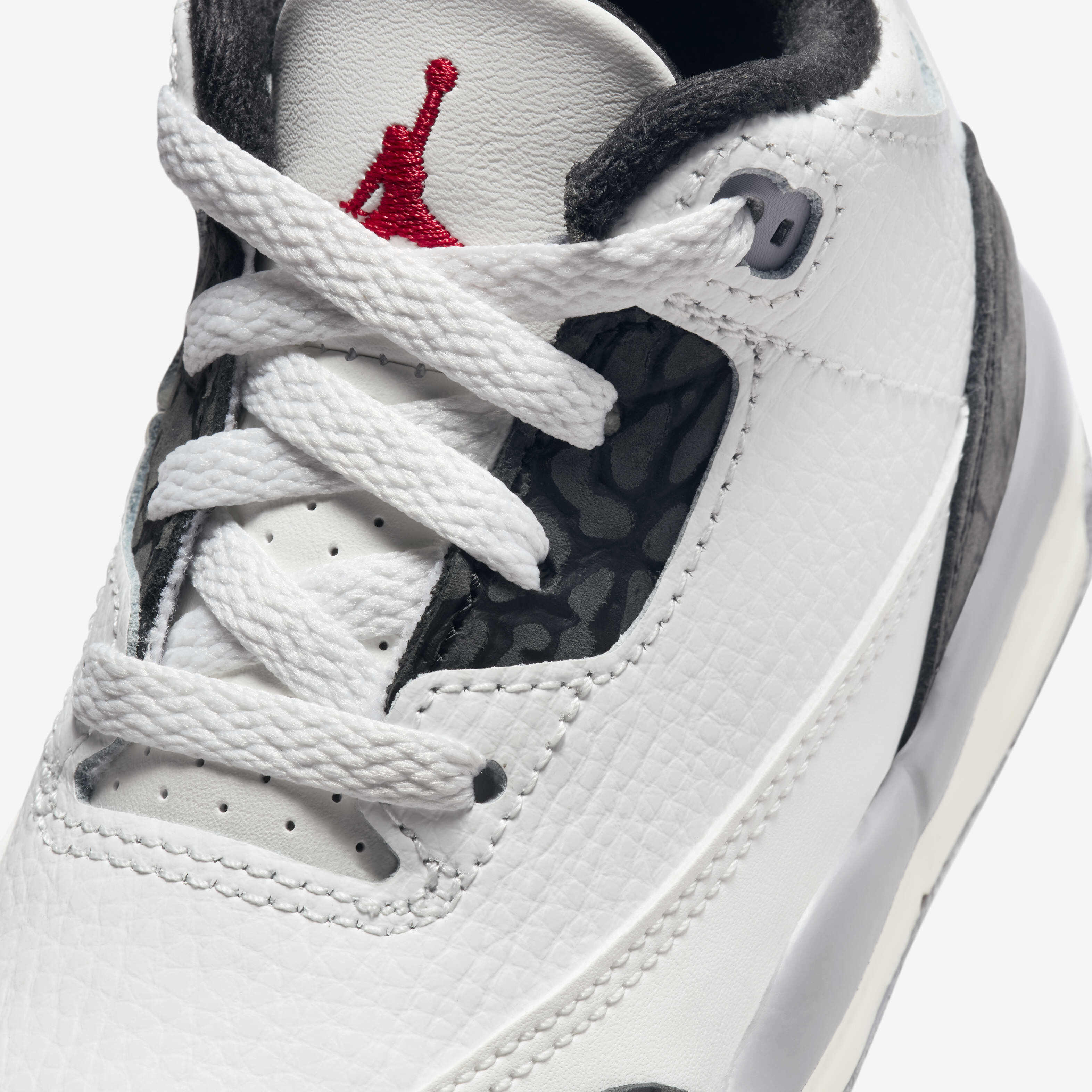 Jordan 3 Retro 'Medium Olive' image number 6