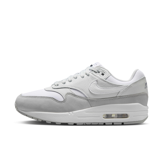Shop Women s Nike Lifestyle Shoes Trendy Comfy Nike UAE