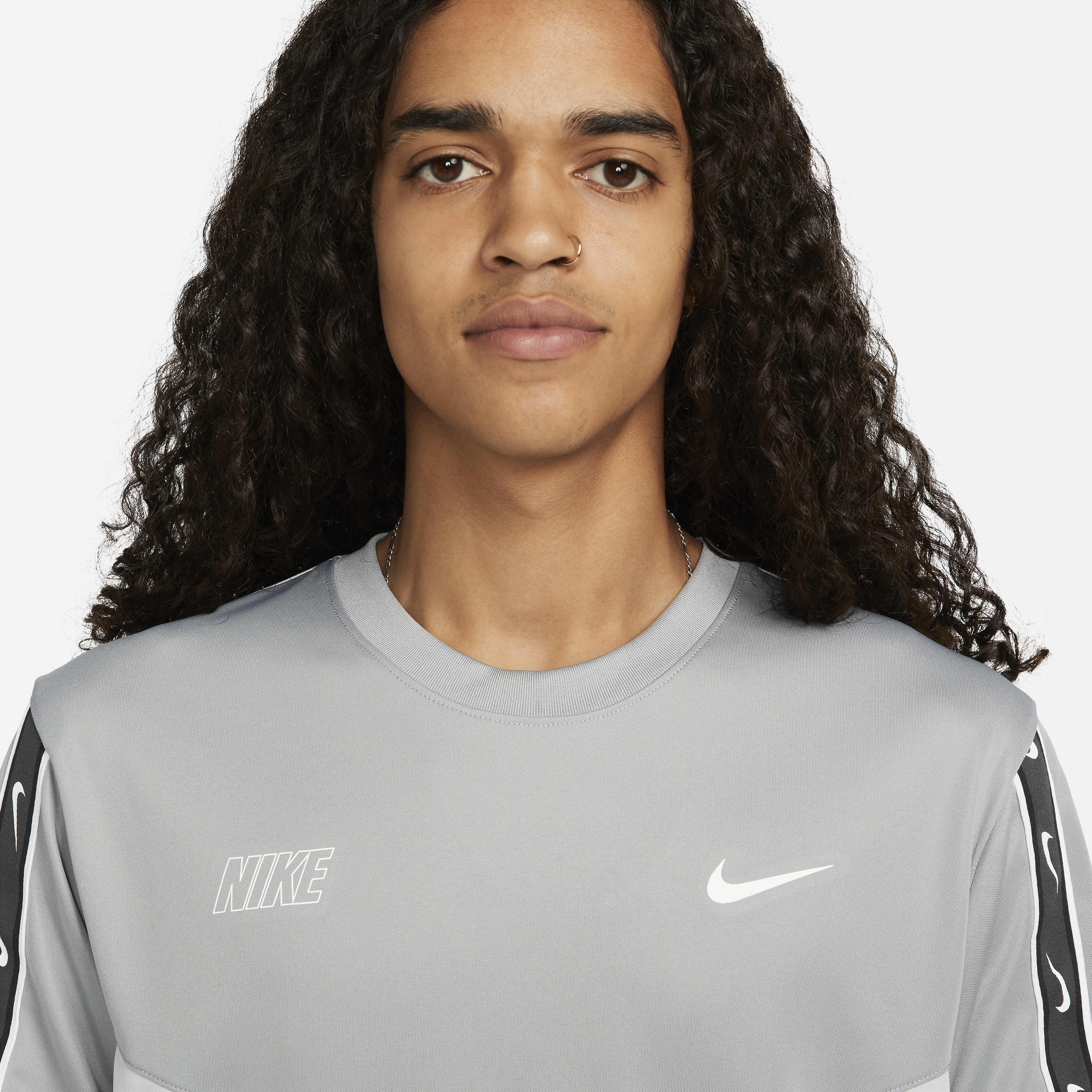 Nike Sportswear Repeat image number 2